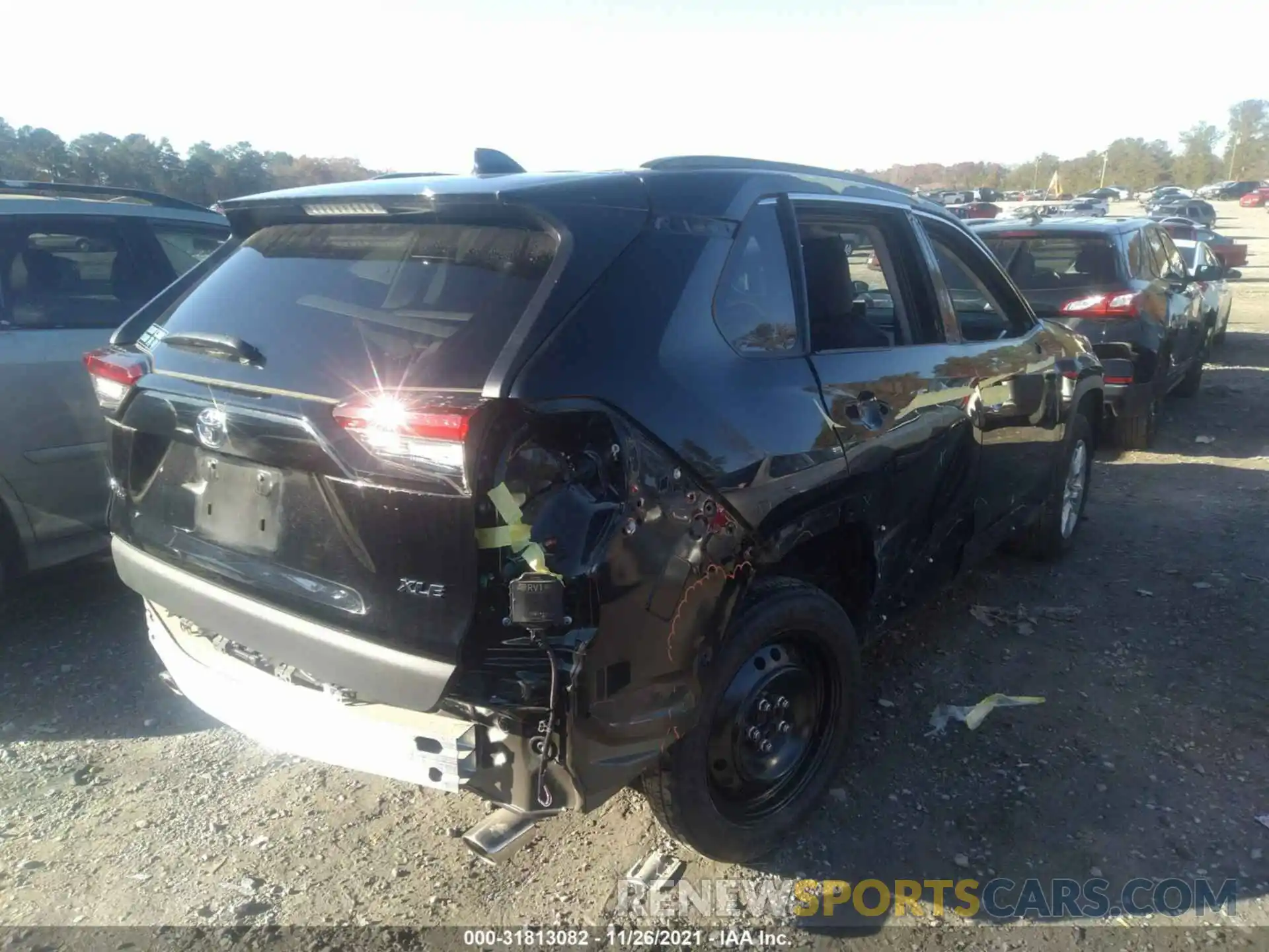 4 Photograph of a damaged car 2T3W1RFV4KW018059 TOYOTA RAV4 2019