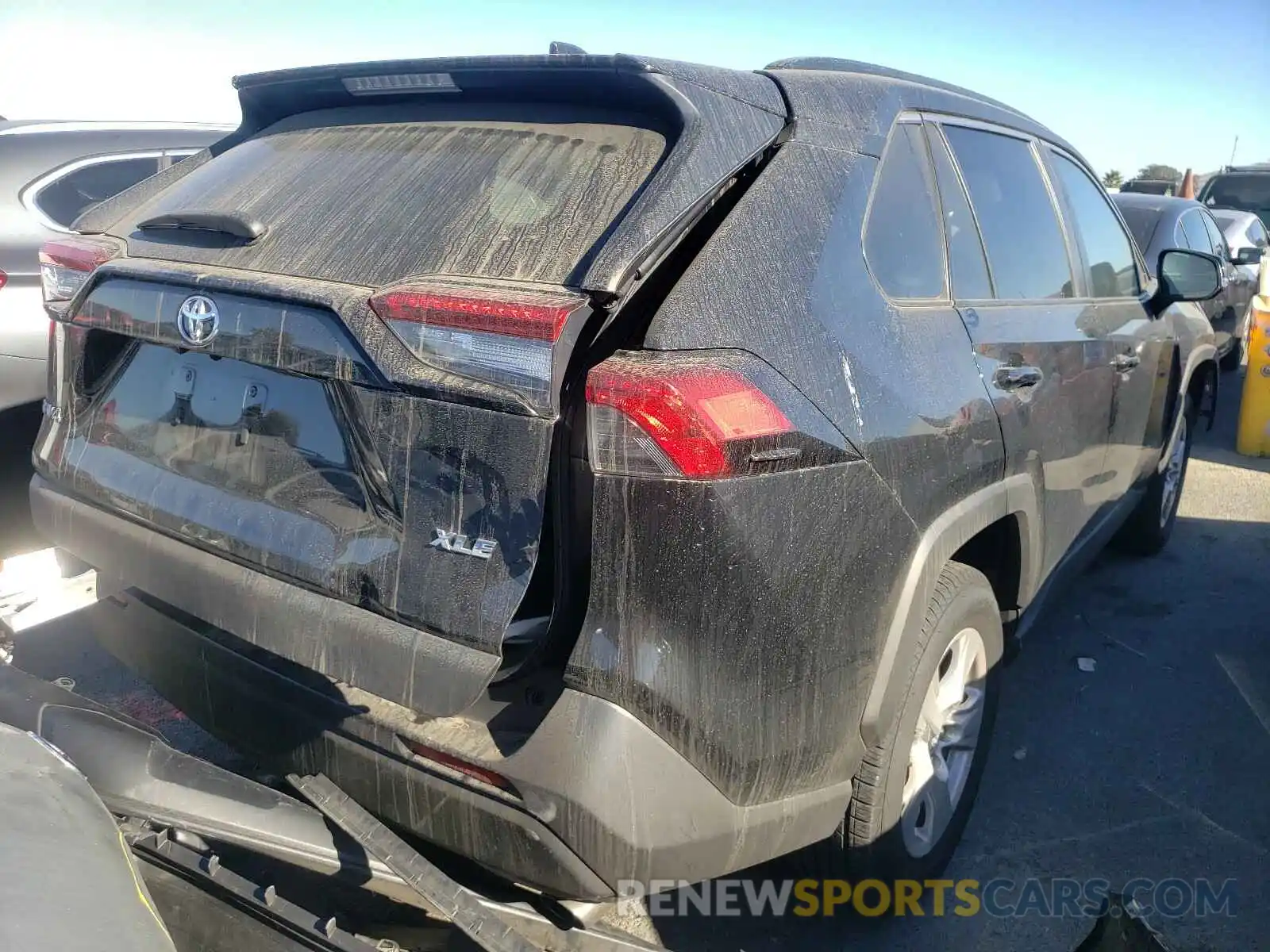 4 Photograph of a damaged car 2T3W1RFV4KW018563 TOYOTA RAV4 2019