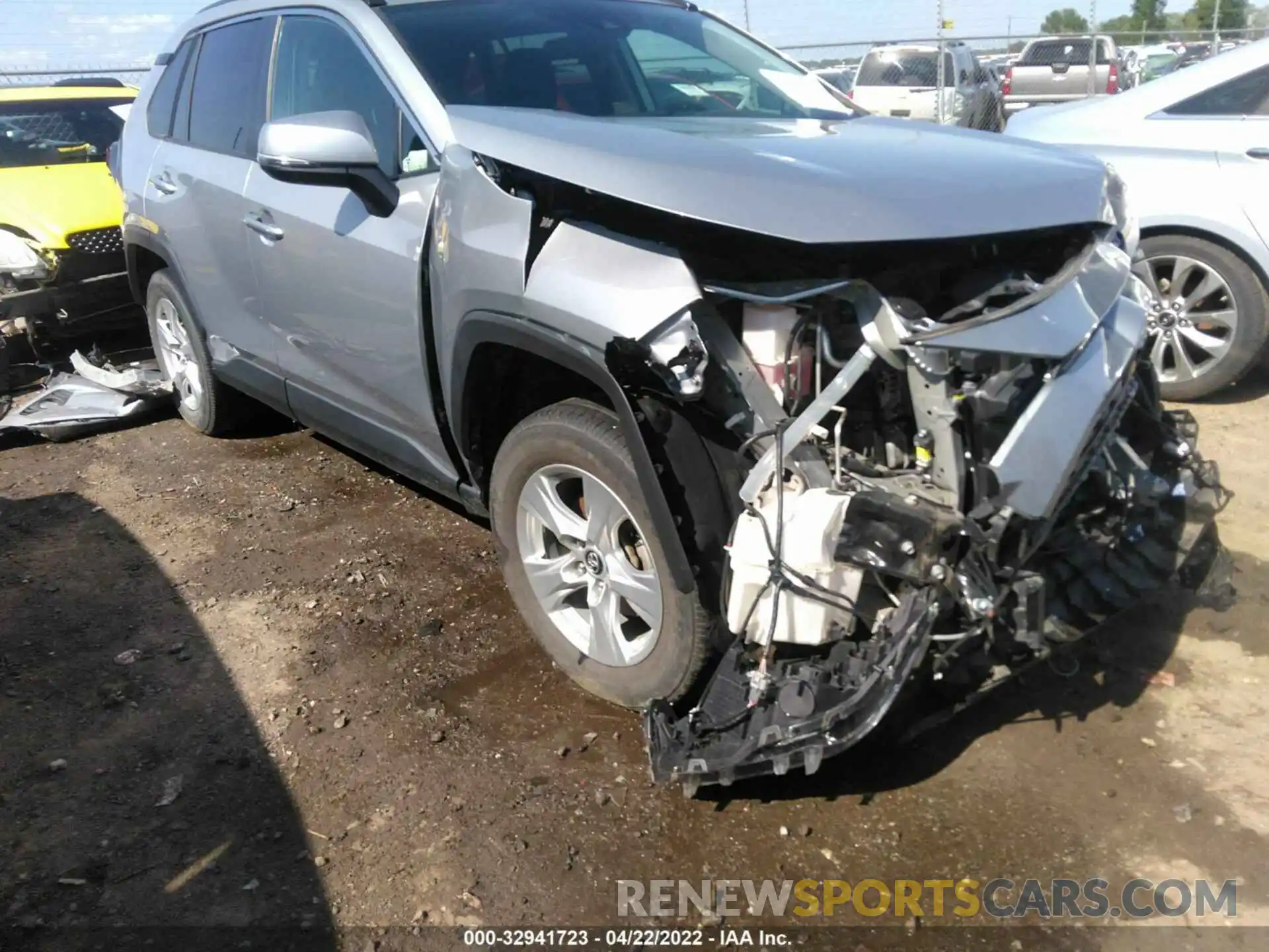 1 Photograph of a damaged car 2T3W1RFV4KW019146 TOYOTA RAV4 2019