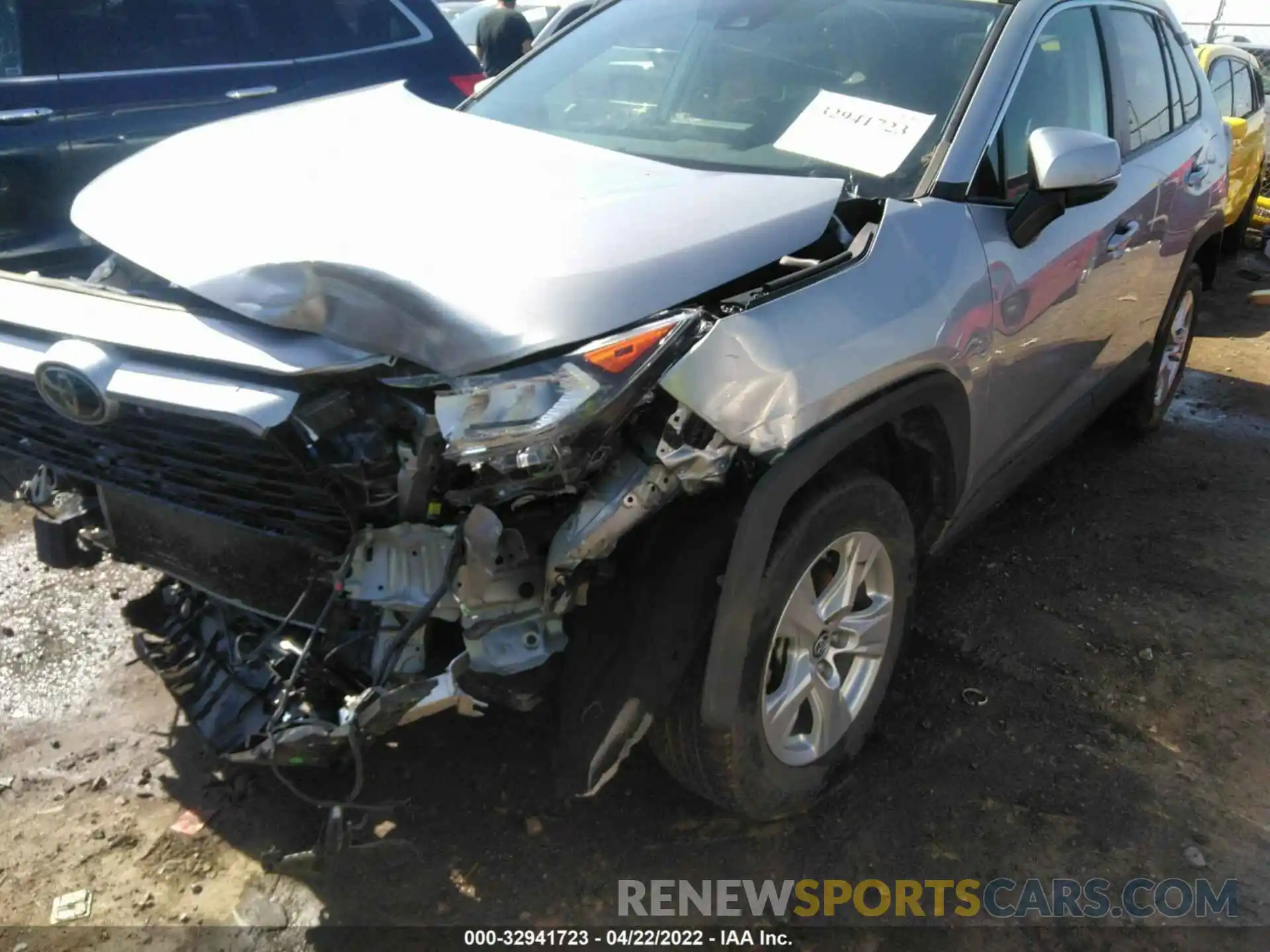 2 Photograph of a damaged car 2T3W1RFV4KW019146 TOYOTA RAV4 2019