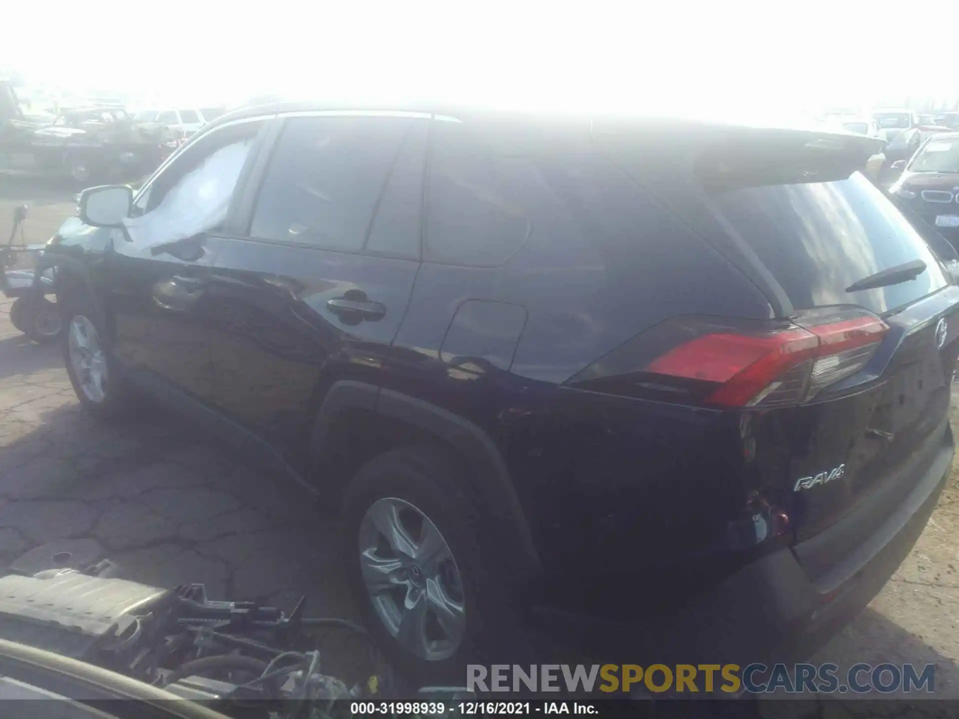 3 Фотография поврежденного автомобиля 2T3W1RFV4KW028767 TOYOTA RAV4 2019