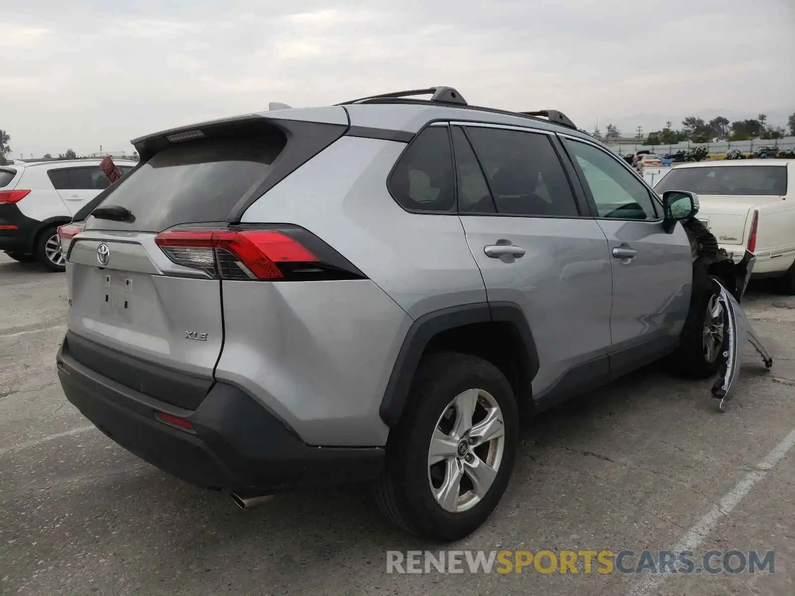 4 Photograph of a damaged car 2T3W1RFV4KW029191 TOYOTA RAV4 2019