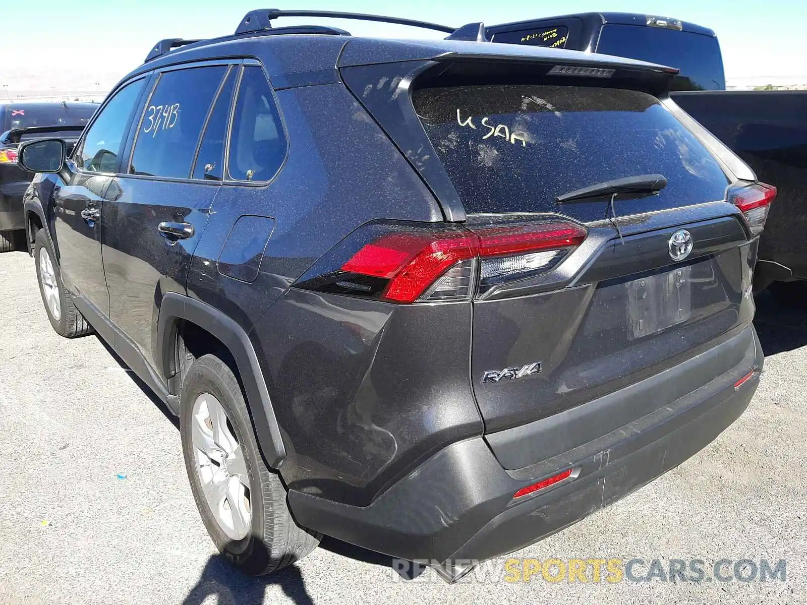 3 Photograph of a damaged car 2T3W1RFV4KW029272 TOYOTA RAV4 2019