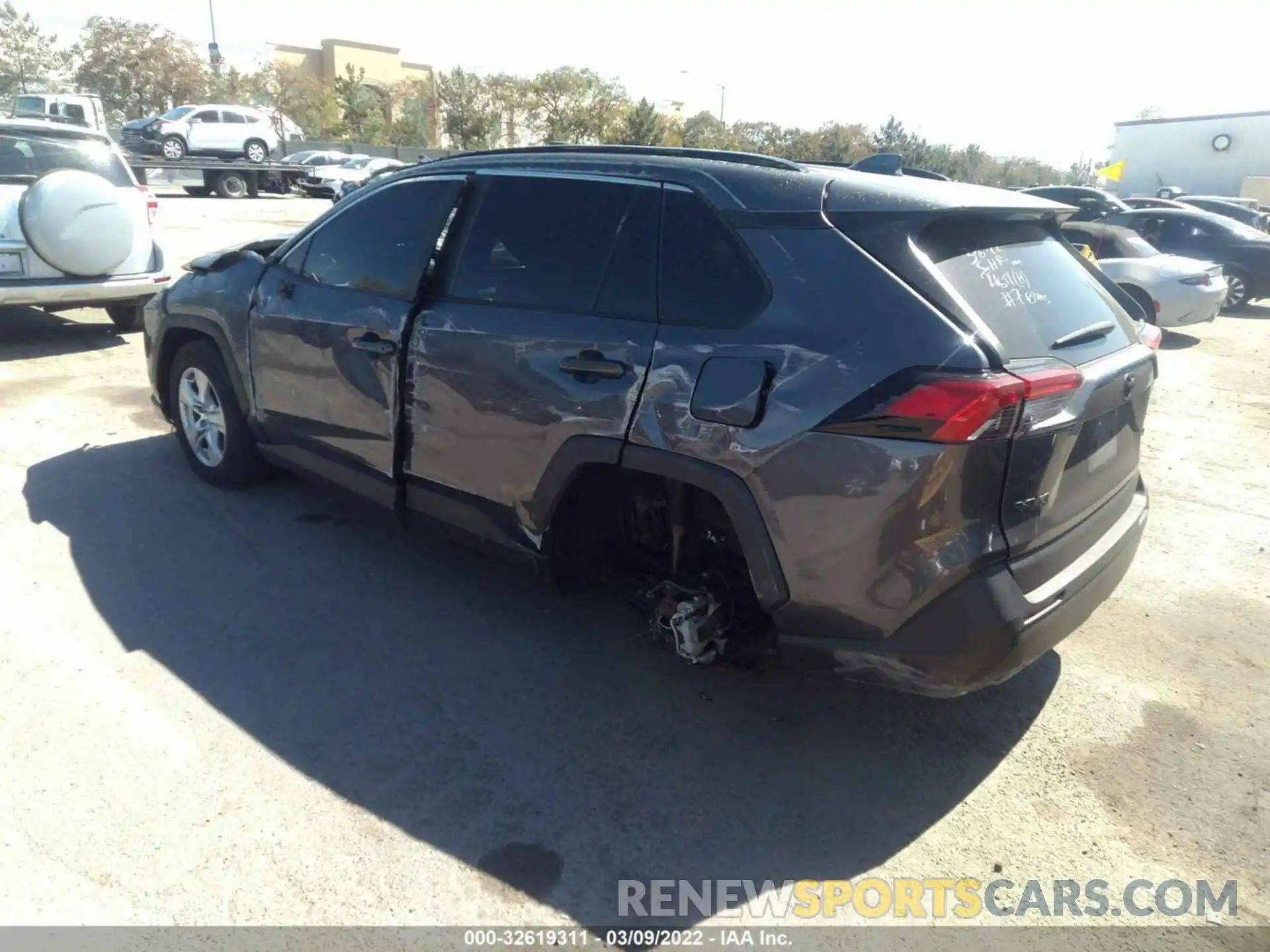 3 Фотография поврежденного автомобиля 2T3W1RFV4KW029935 TOYOTA RAV4 2019