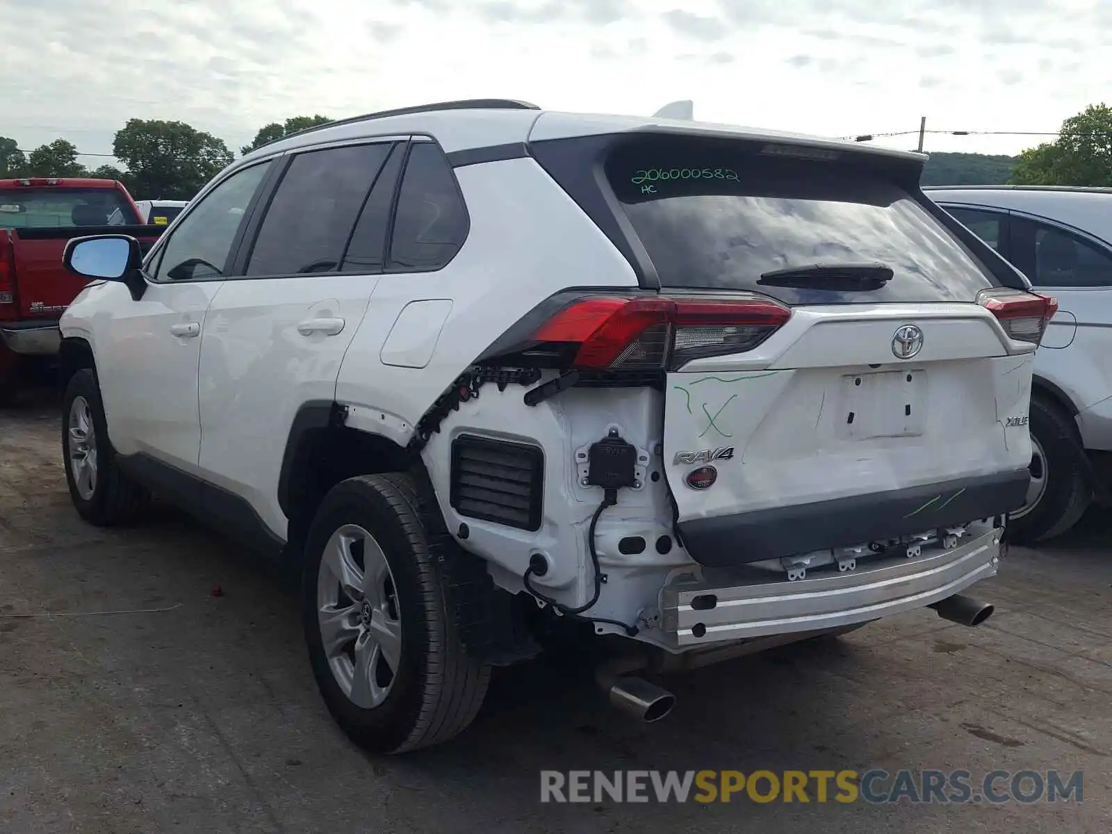 3 Photograph of a damaged car 2T3W1RFV4KW036545 TOYOTA RAV4 2019