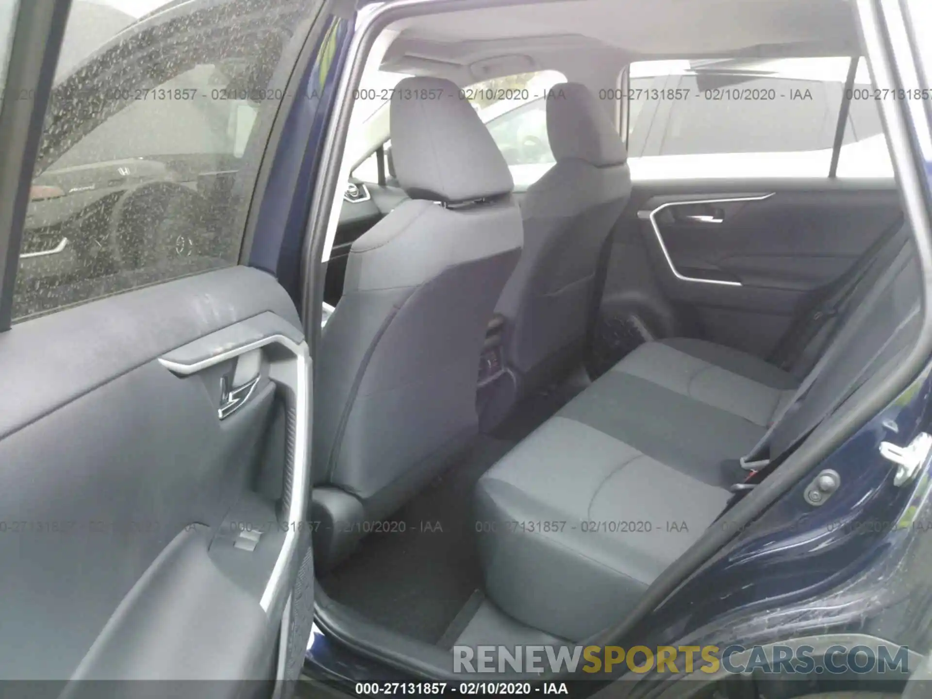 8 Photograph of a damaged car 2T3W1RFV4KW047769 TOYOTA RAV4 2019