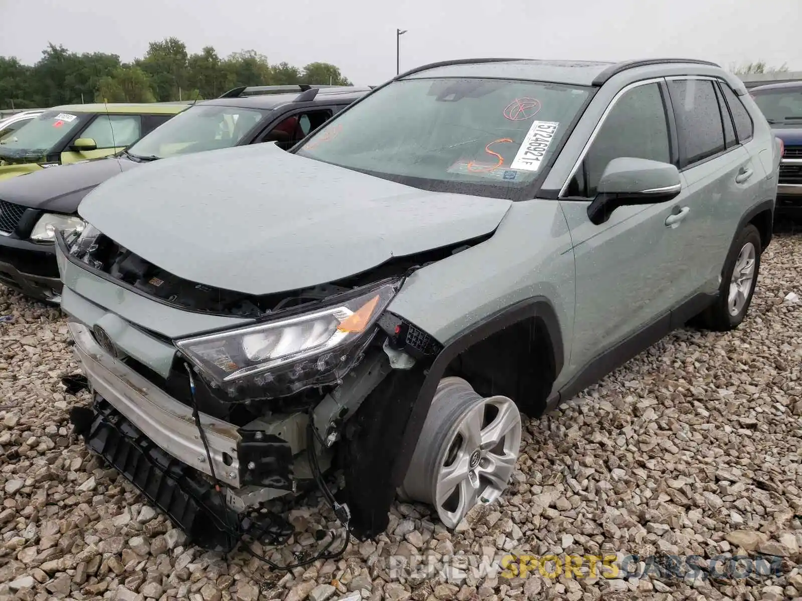 2 Photograph of a damaged car 2T3W1RFV4KW049943 TOYOTA RAV4 2019