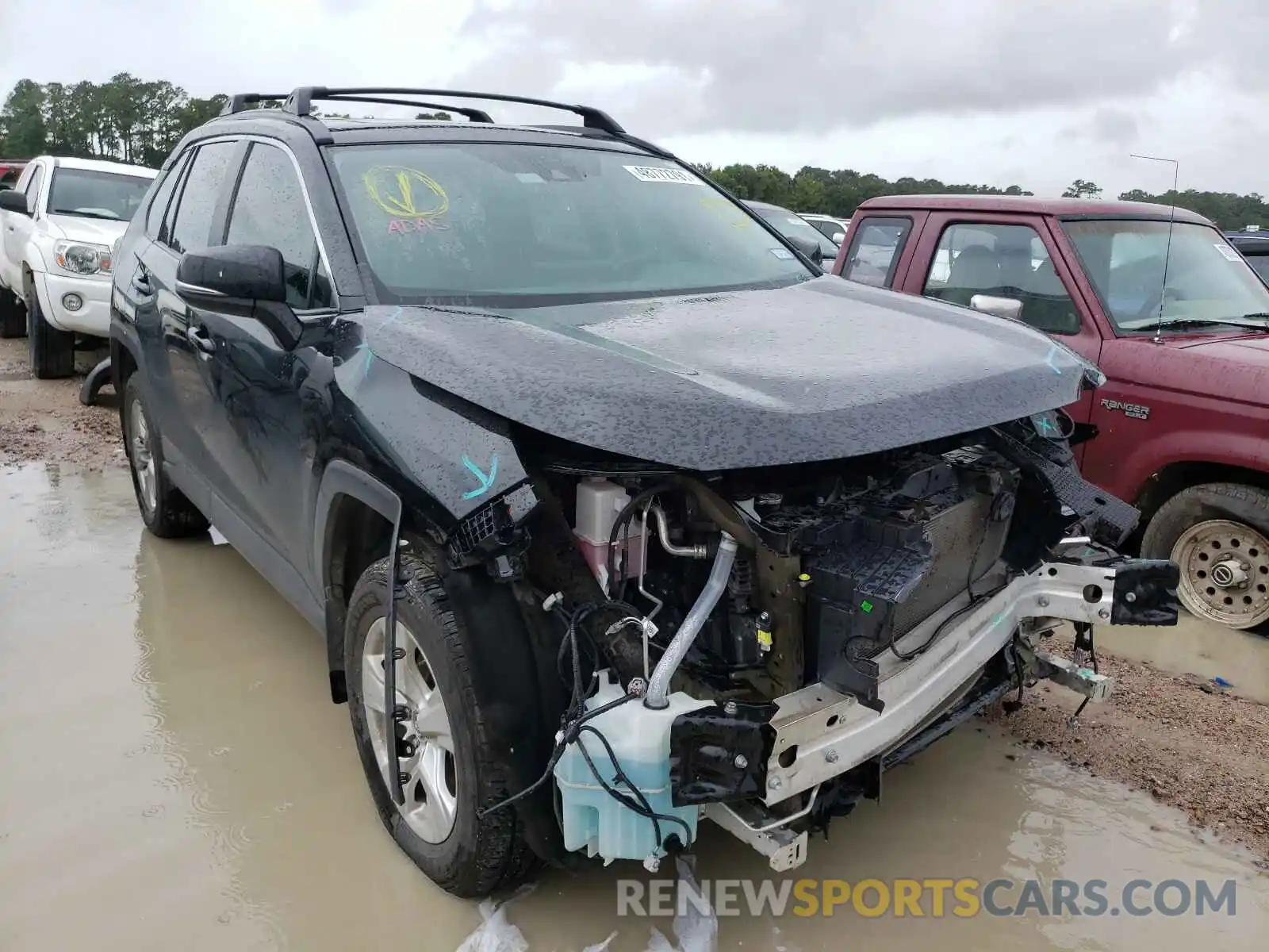 1 Photograph of a damaged car 2T3W1RFV4KW055158 TOYOTA RAV4 2019