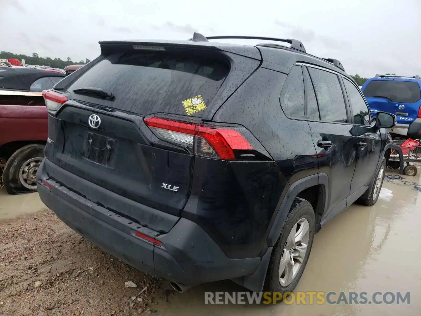 4 Photograph of a damaged car 2T3W1RFV4KW055158 TOYOTA RAV4 2019