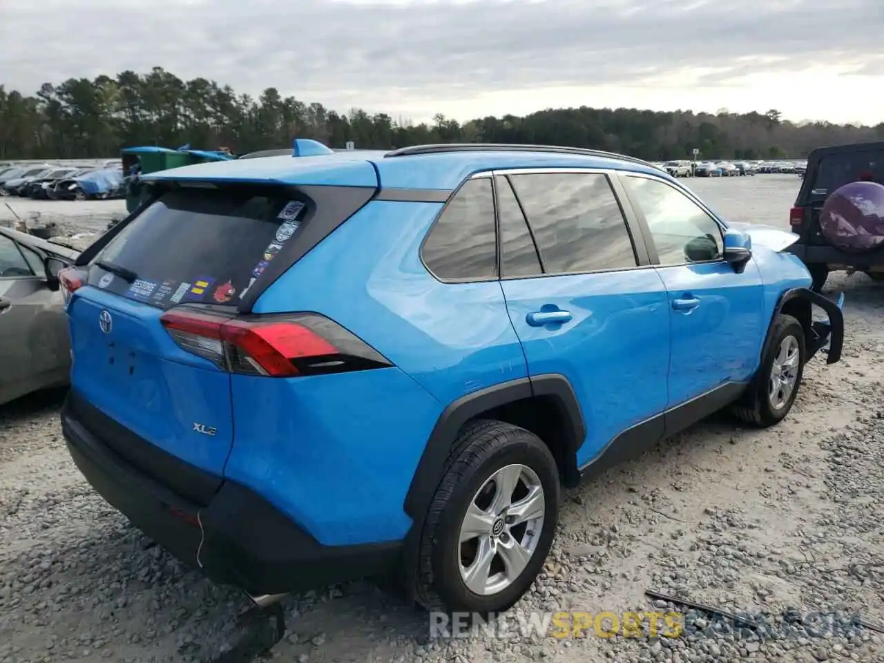 4 Фотография поврежденного автомобиля 2T3W1RFV5KC003300 TOYOTA RAV4 2019