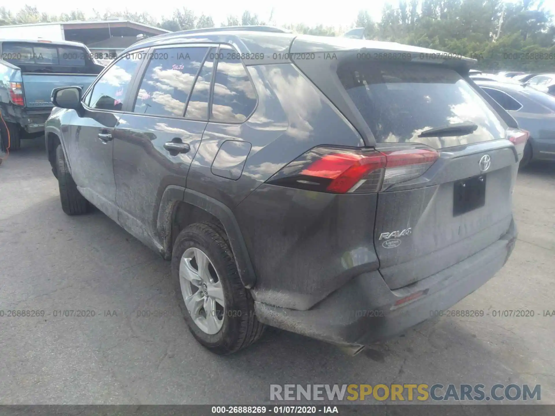 3 Фотография поврежденного автомобиля 2T3W1RFV5KC010831 TOYOTA RAV4 2019