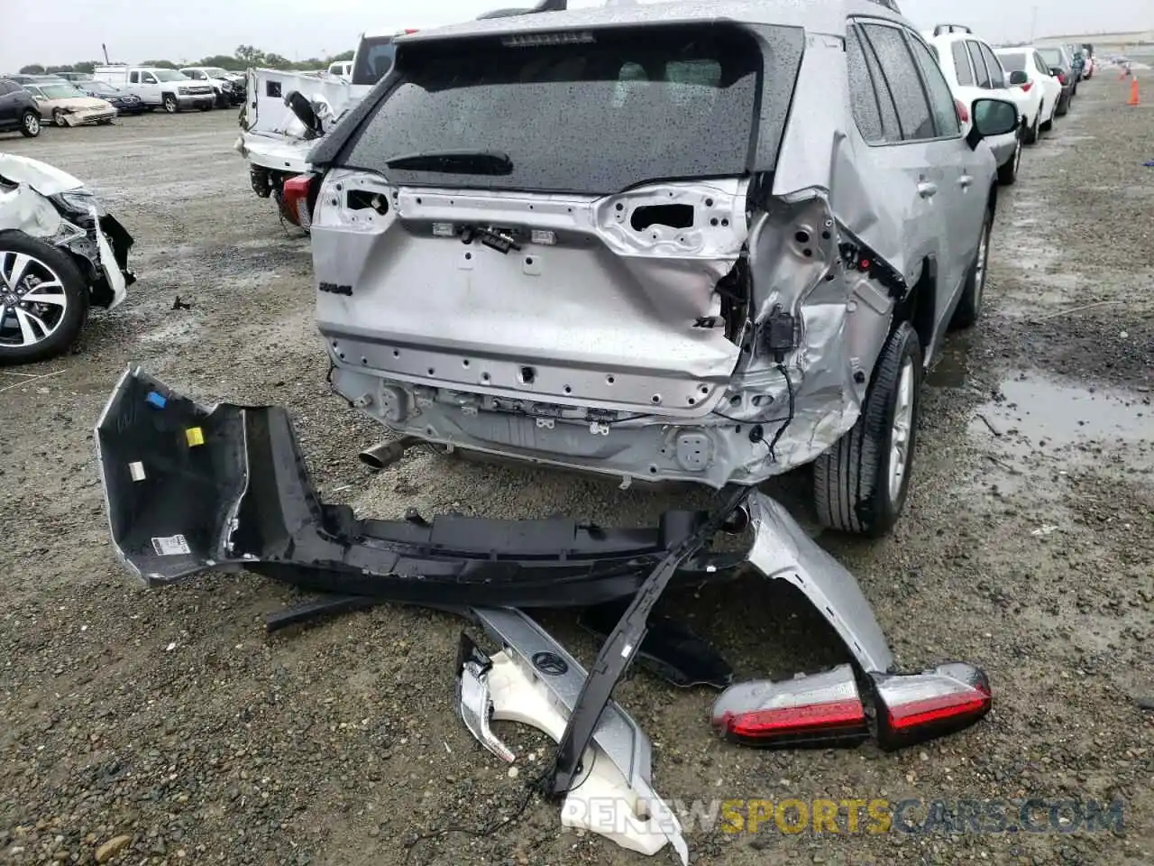 9 Photograph of a damaged car 2T3W1RFV5KC012773 TOYOTA RAV4 2019