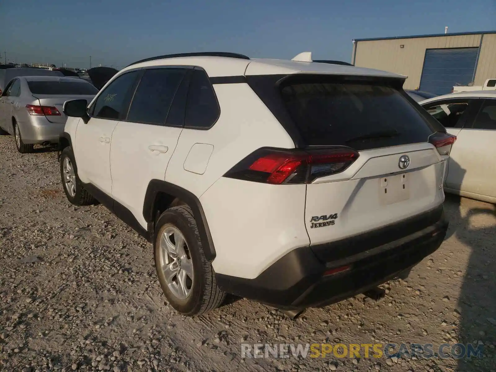 3 Фотография поврежденного автомобиля 2T3W1RFV5KC016449 TOYOTA RAV4 2019