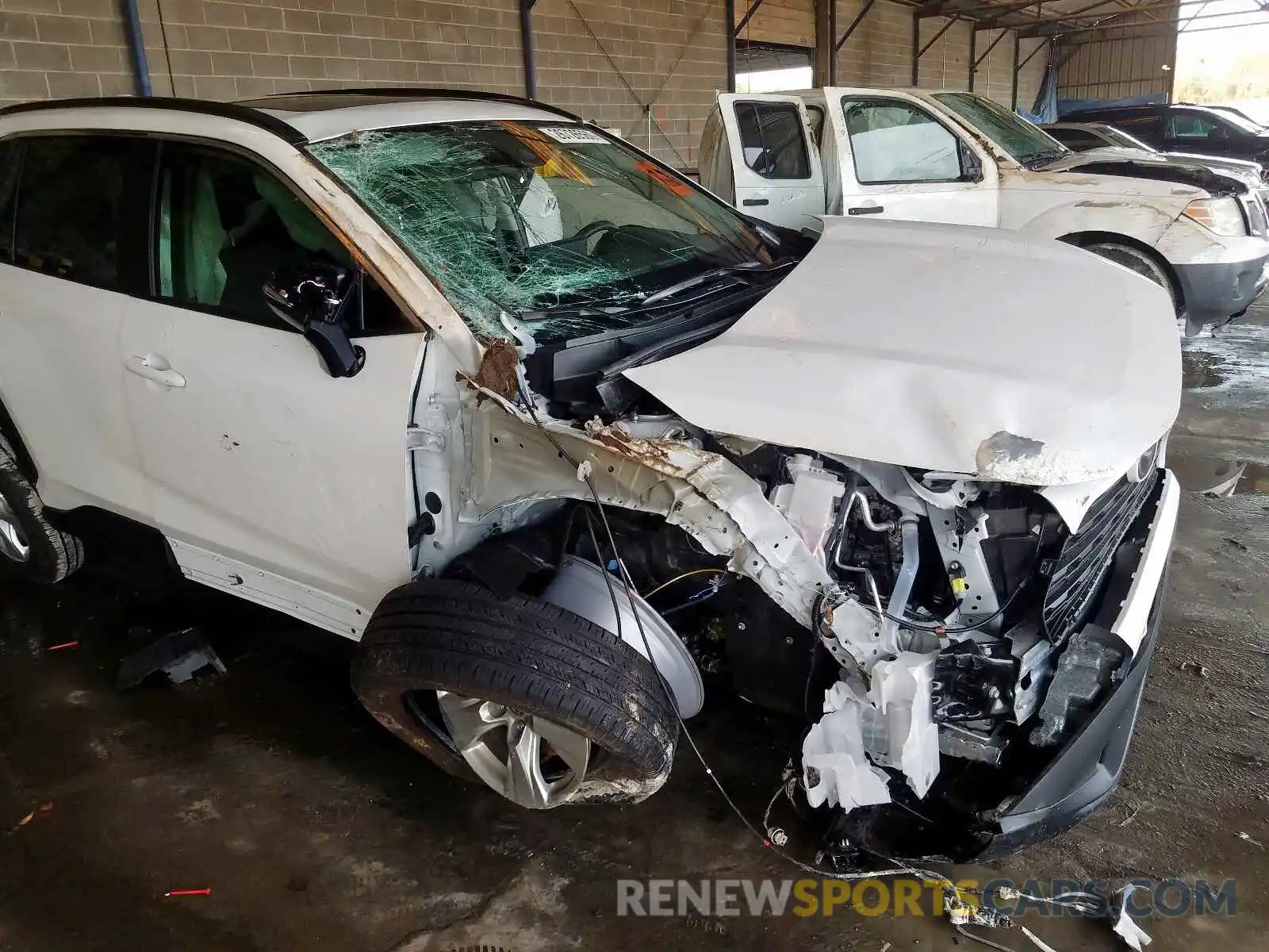 9 Photograph of a damaged car 2T3W1RFV5KC031100 TOYOTA RAV4 2019