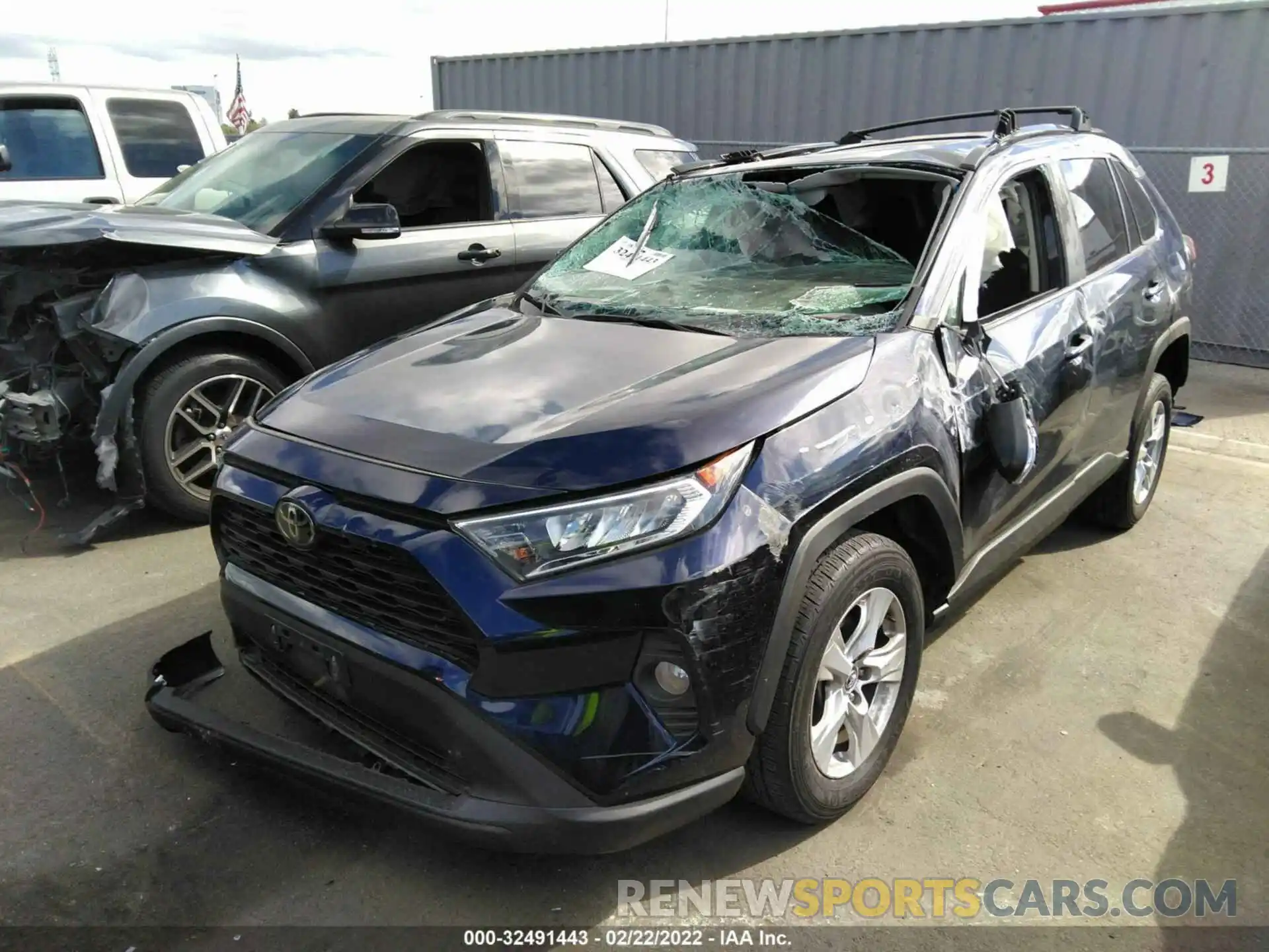 2 Photograph of a damaged car 2T3W1RFV5KW001576 TOYOTA RAV4 2019