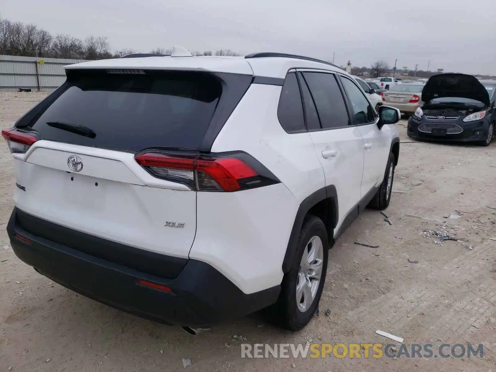 4 Photograph of a damaged car 2T3W1RFV5KW004056 TOYOTA RAV4 2019