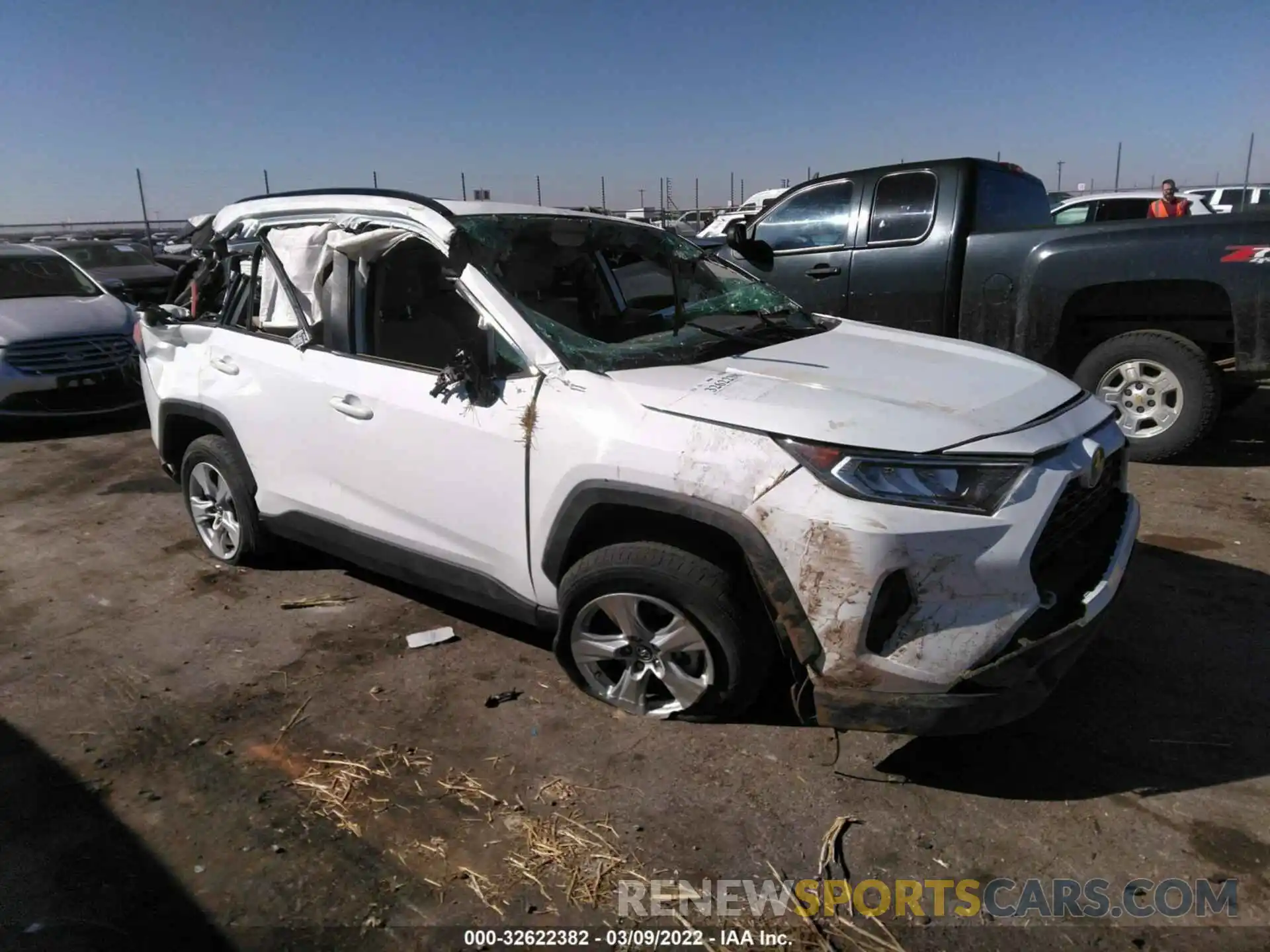 1 Photograph of a damaged car 2T3W1RFV5KW006793 TOYOTA RAV4 2019