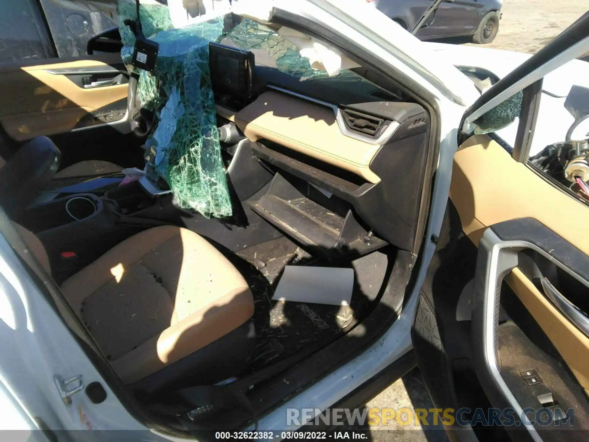 5 Photograph of a damaged car 2T3W1RFV5KW006793 TOYOTA RAV4 2019