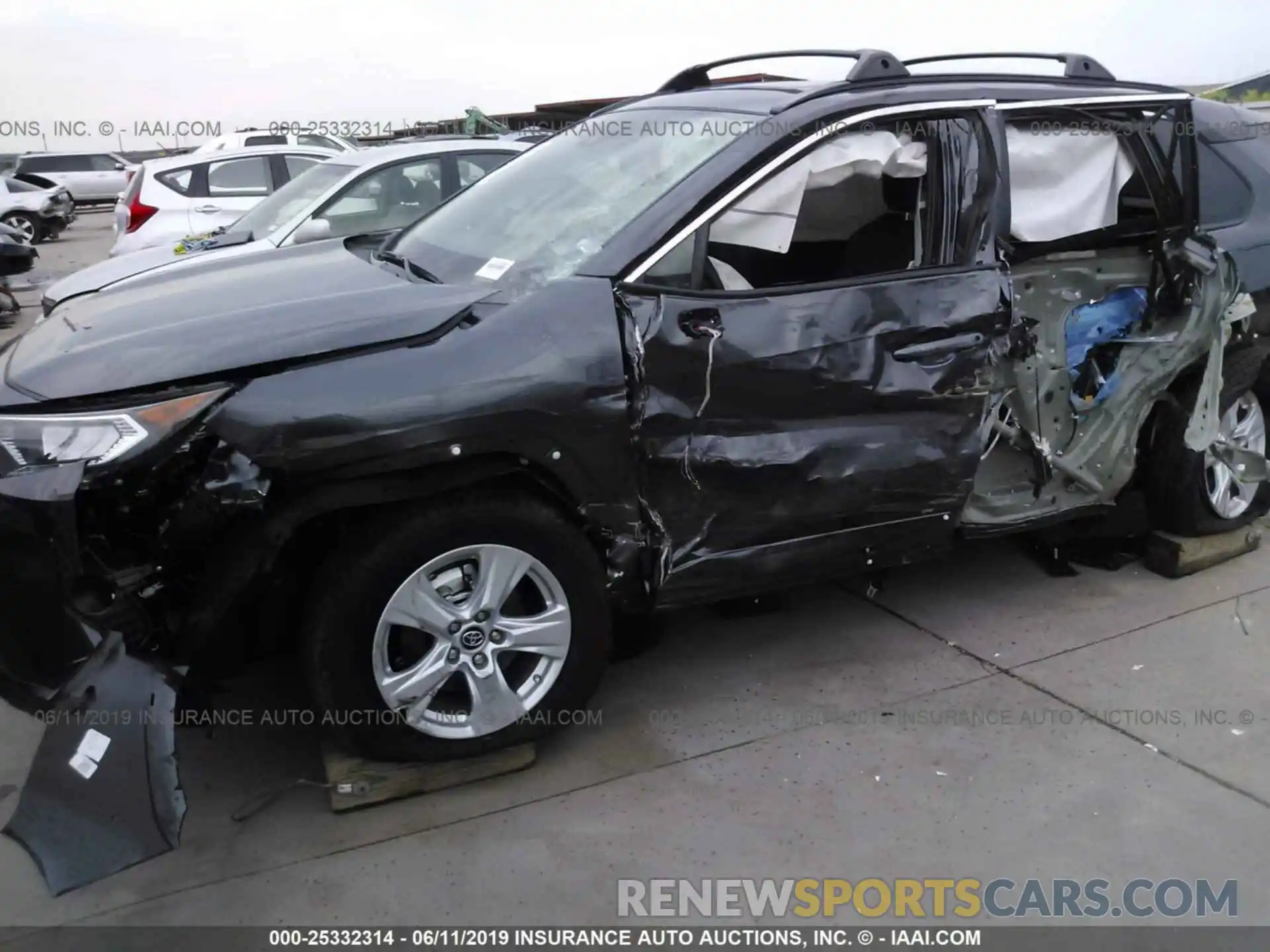 6 Photograph of a damaged car 2T3W1RFV5KW011007 TOYOTA RAV4 2019