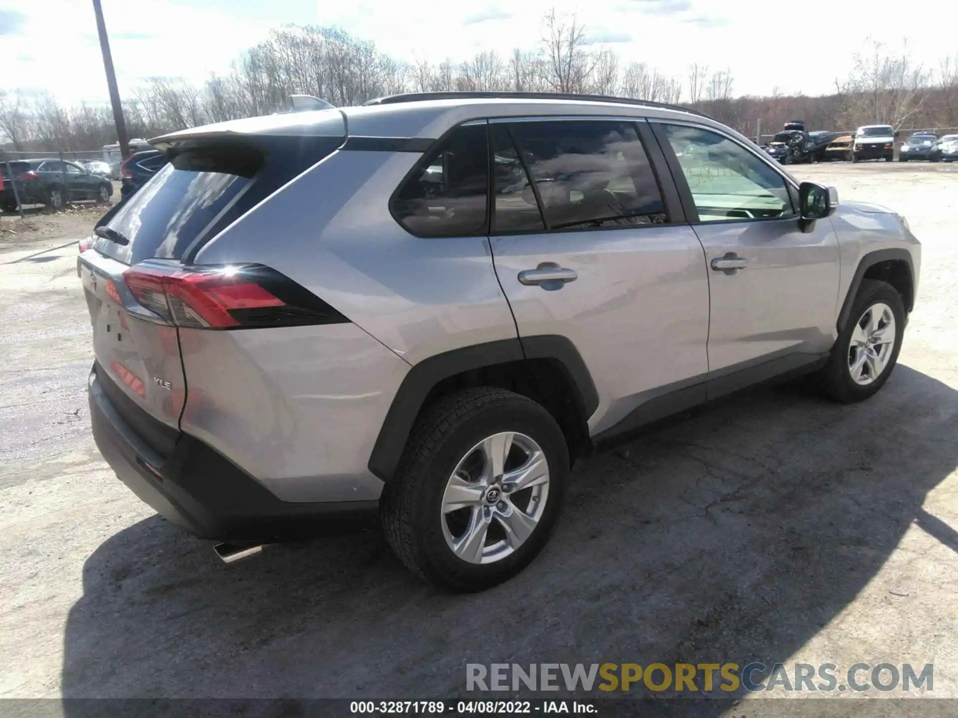 4 Photograph of a damaged car 2T3W1RFV5KW013159 TOYOTA RAV4 2019