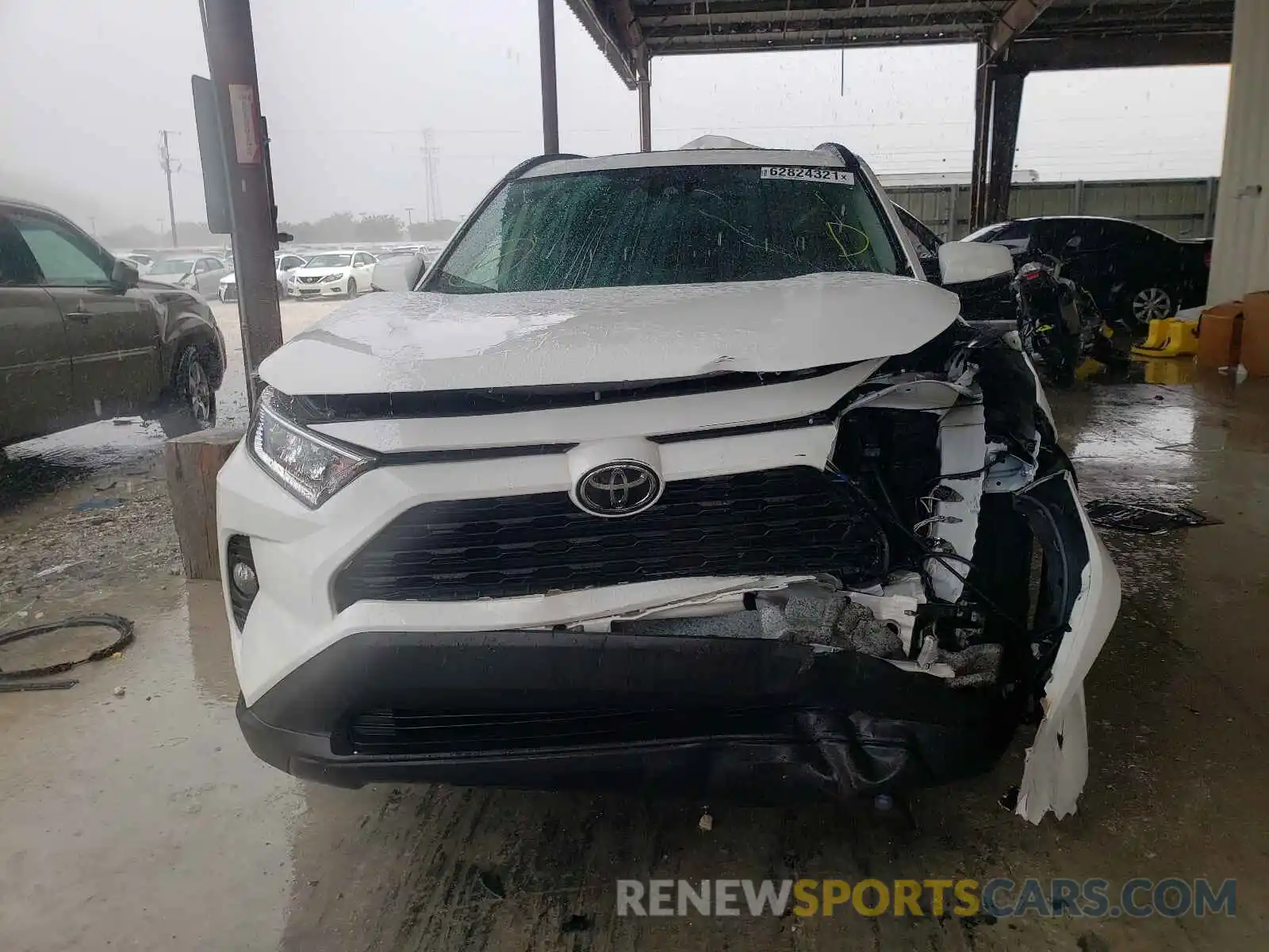 9 Photograph of a damaged car 2T3W1RFV5KW013162 TOYOTA RAV4 2019