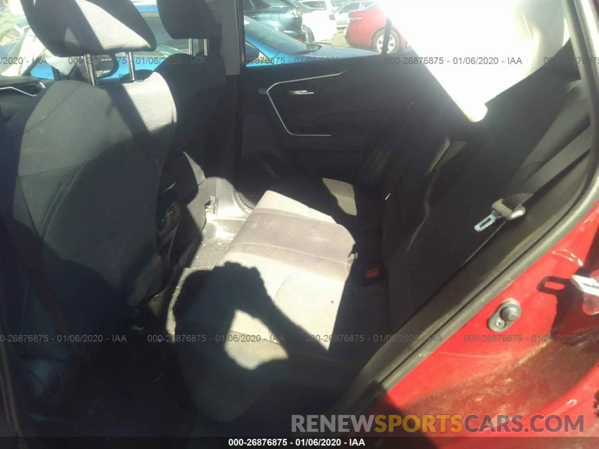 8 Photograph of a damaged car 2T3W1RFV5KW019074 TOYOTA RAV4 2019