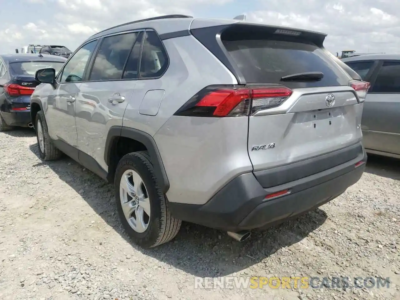 3 Photograph of a damaged car 2T3W1RFV5KW019320 TOYOTA RAV4 2019