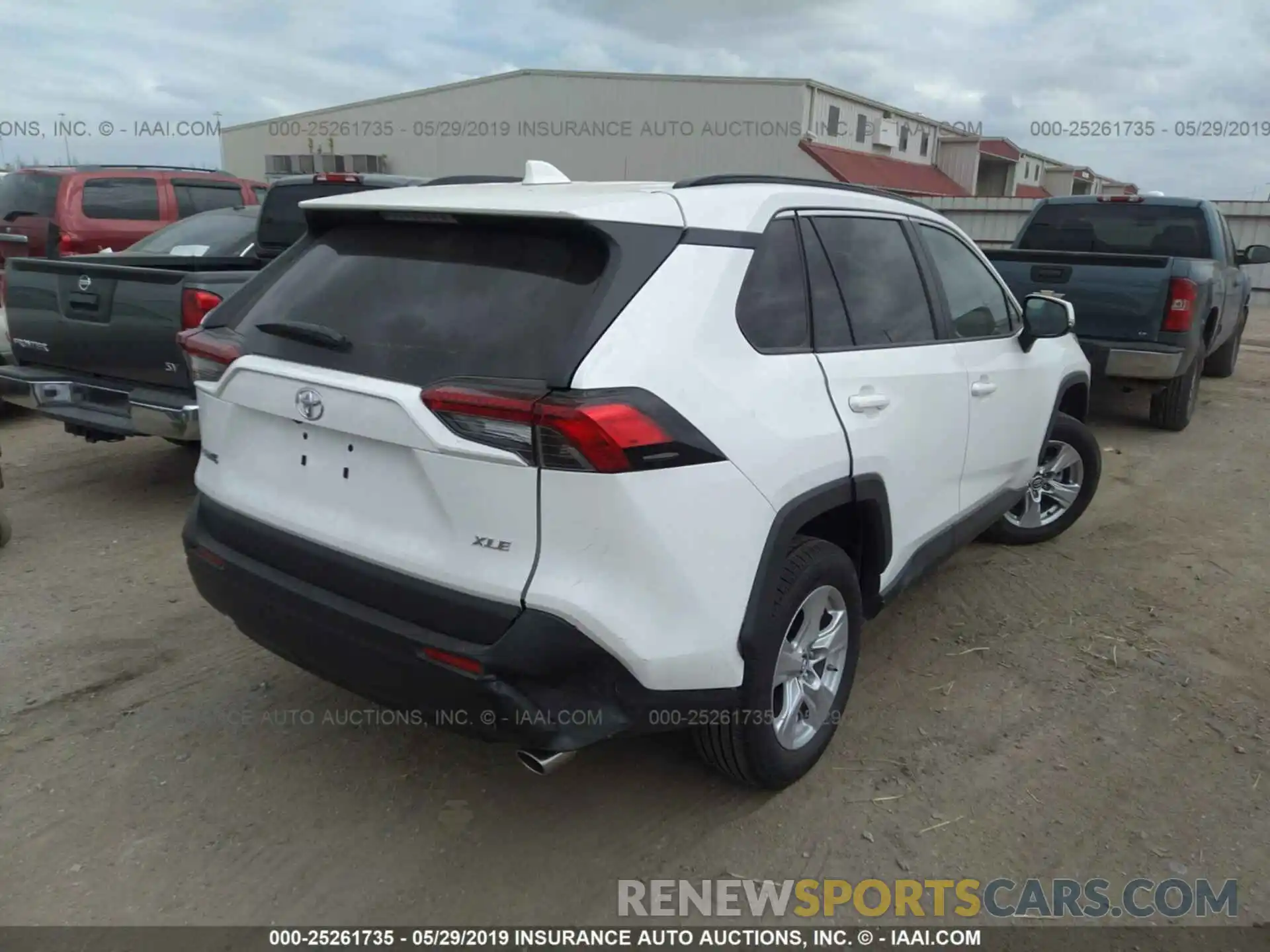 4 Photograph of a damaged car 2T3W1RFV5KW019642 TOYOTA RAV4 2019