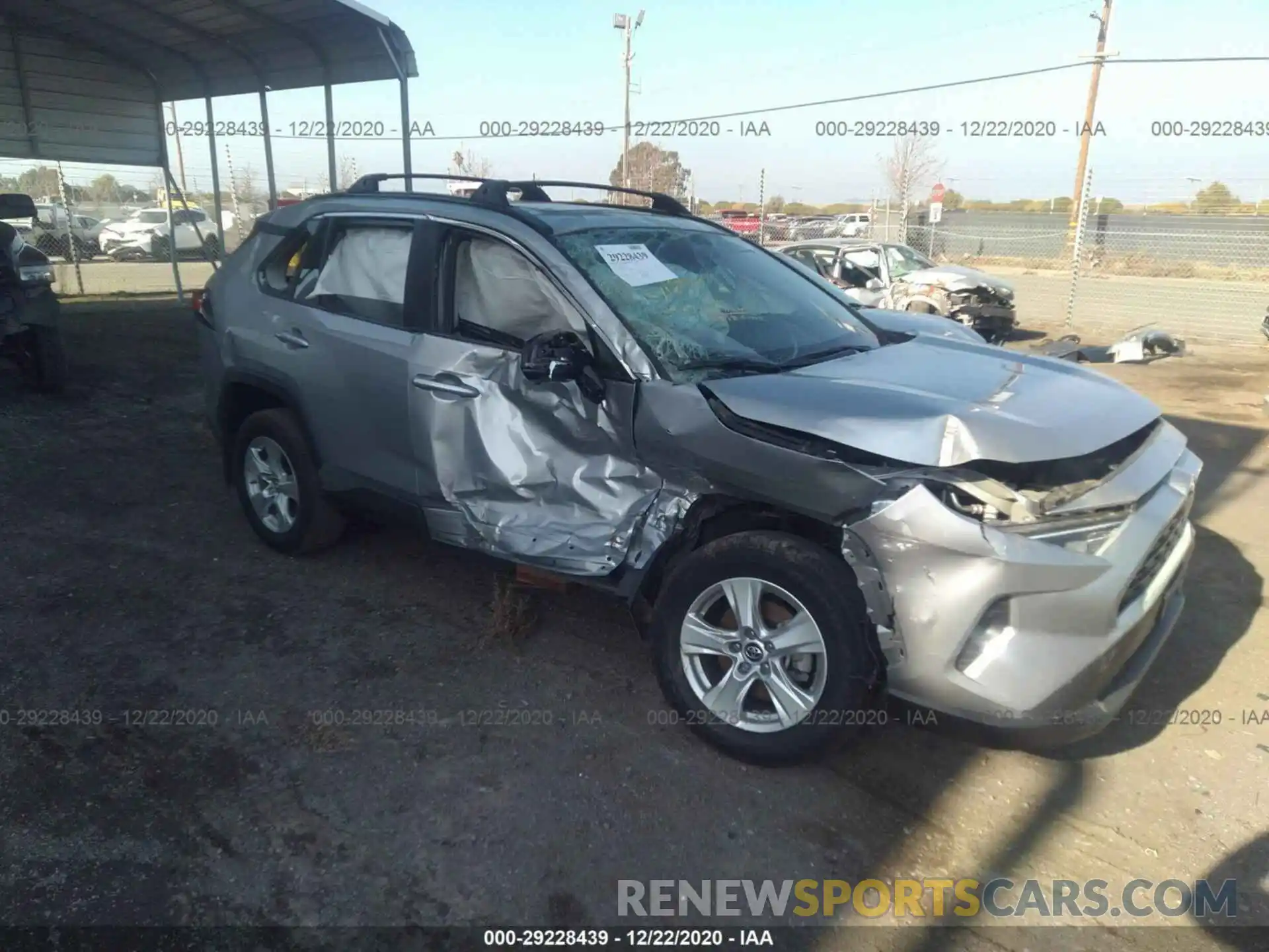 1 Photograph of a damaged car 2T3W1RFV5KW020211 TOYOTA RAV4 2019