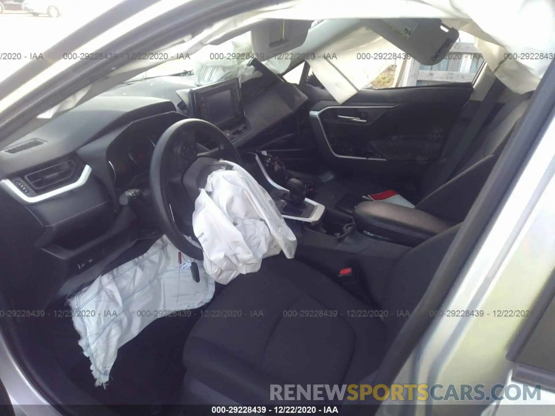 5 Photograph of a damaged car 2T3W1RFV5KW020211 TOYOTA RAV4 2019