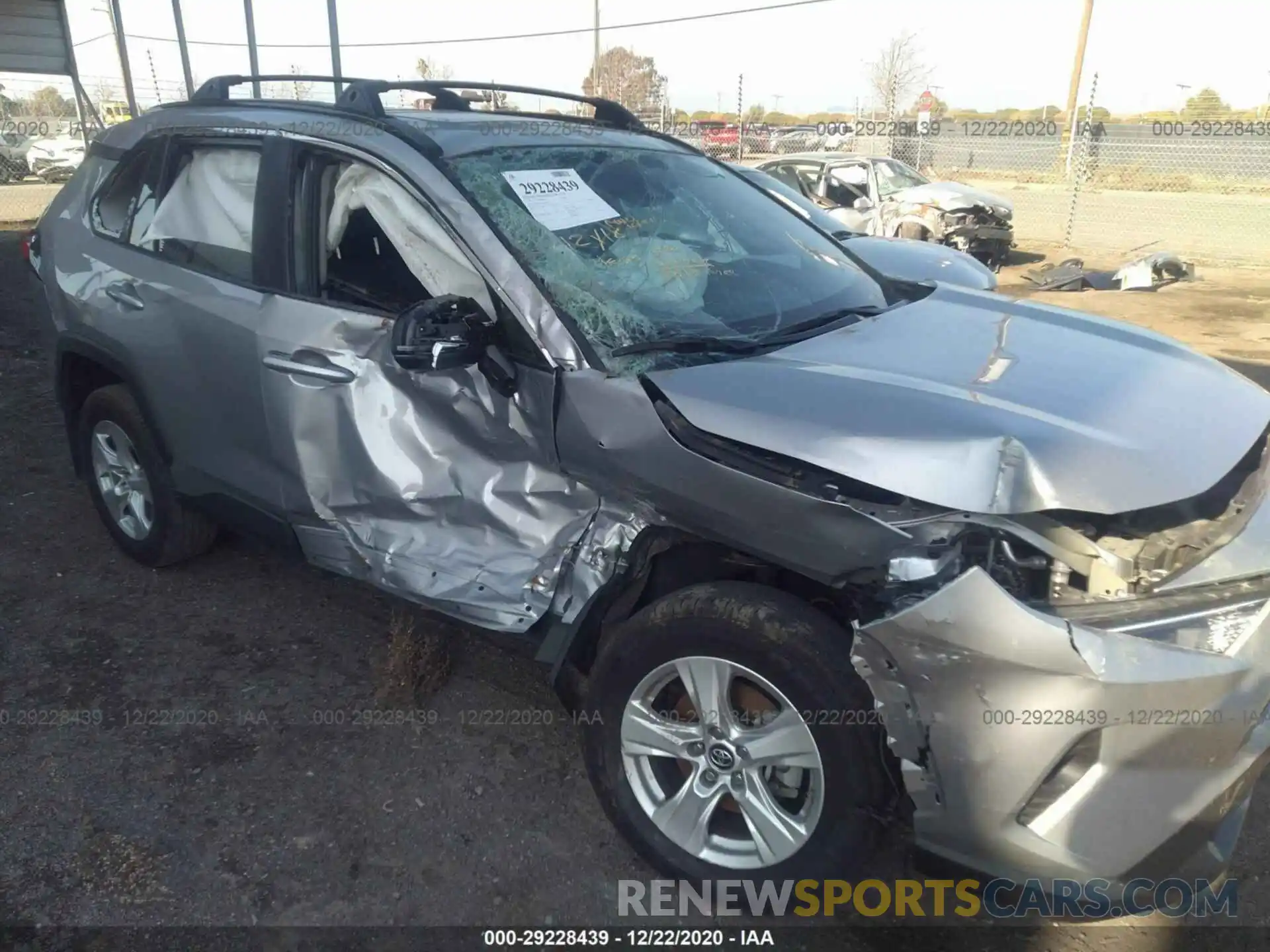 6 Photograph of a damaged car 2T3W1RFV5KW020211 TOYOTA RAV4 2019