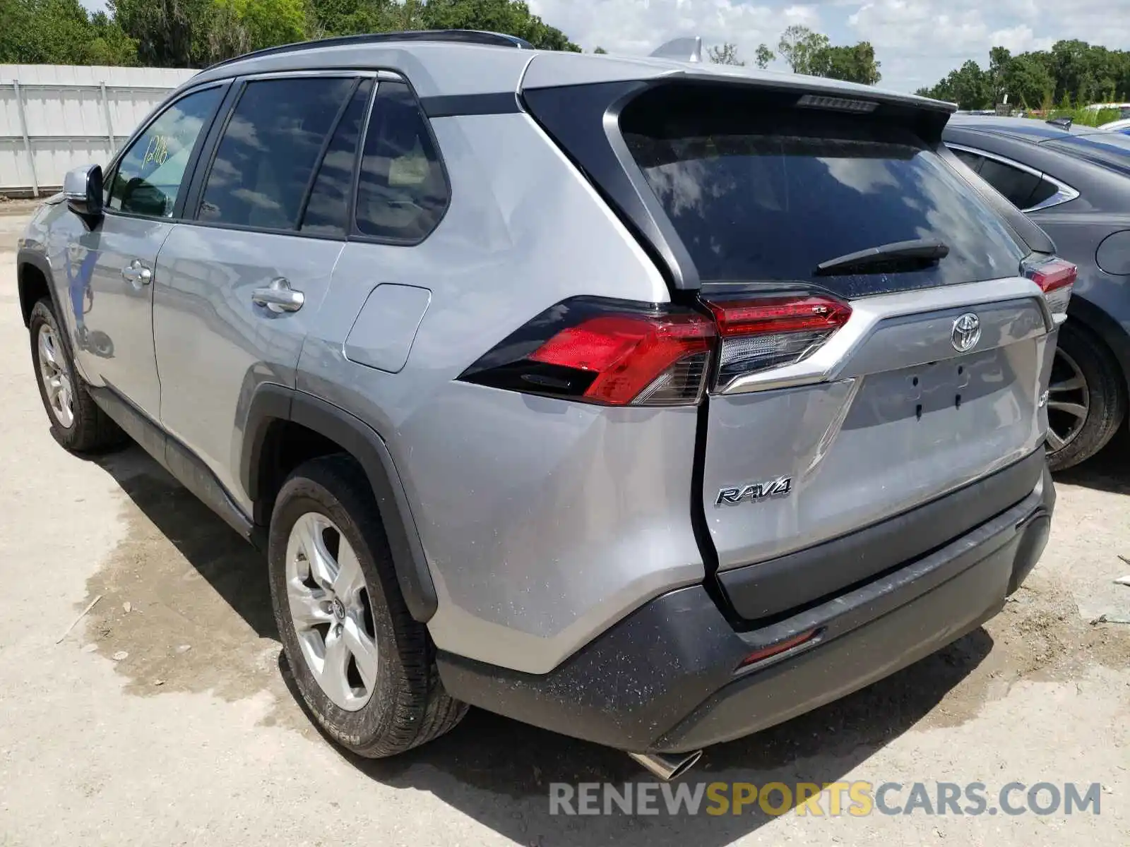 3 Photograph of a damaged car 2T3W1RFV5KW024825 TOYOTA RAV4 2019