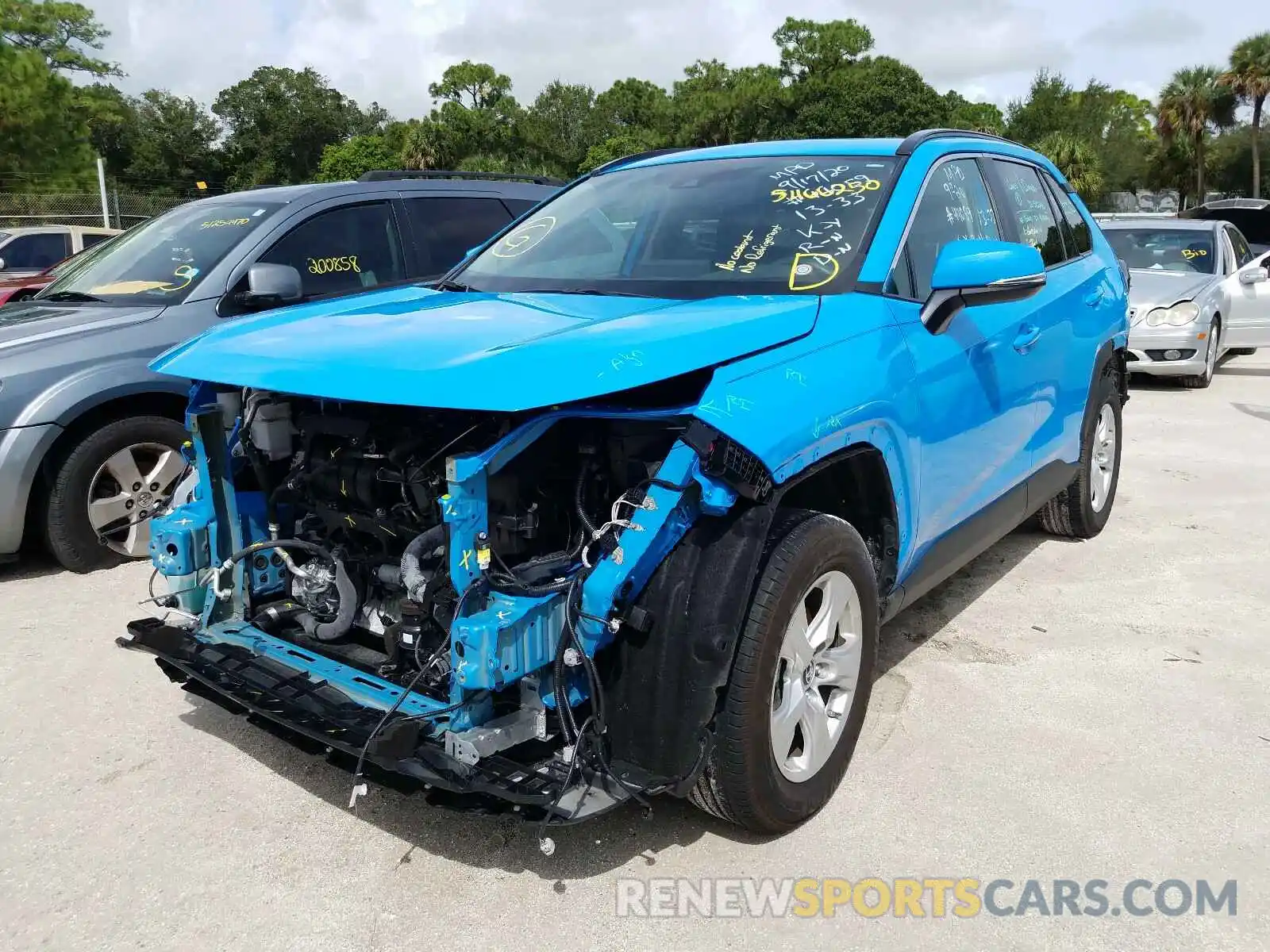 2 Photograph of a damaged car 2T3W1RFV5KW025022 TOYOTA RAV4 2019