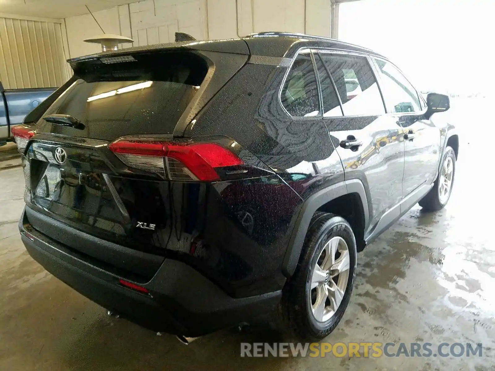 4 Photograph of a damaged car 2T3W1RFV5KW030057 TOYOTA RAV4 2019