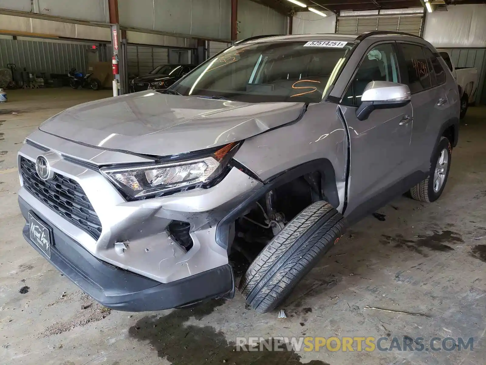 9 Photograph of a damaged car 2T3W1RFV5KW032861 TOYOTA RAV4 2019