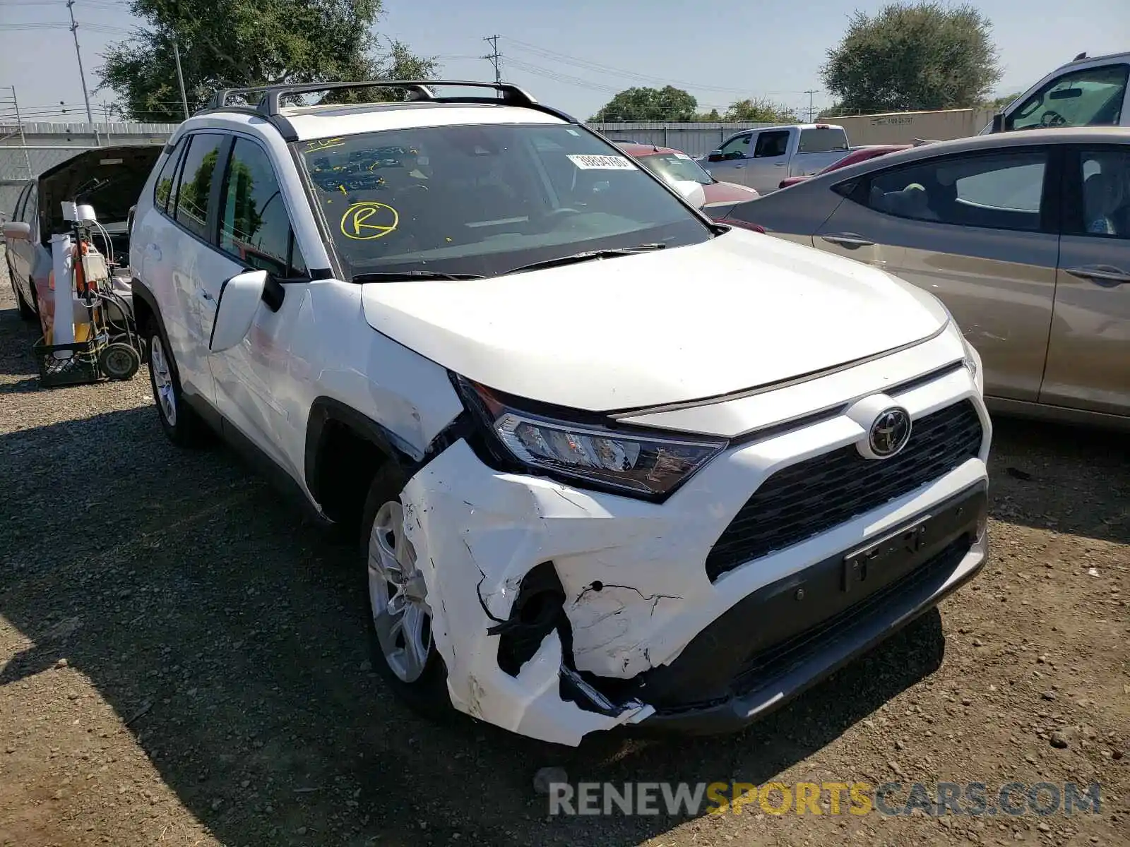 1 Photograph of a damaged car 2T3W1RFV5KW047750 TOYOTA RAV4 2019