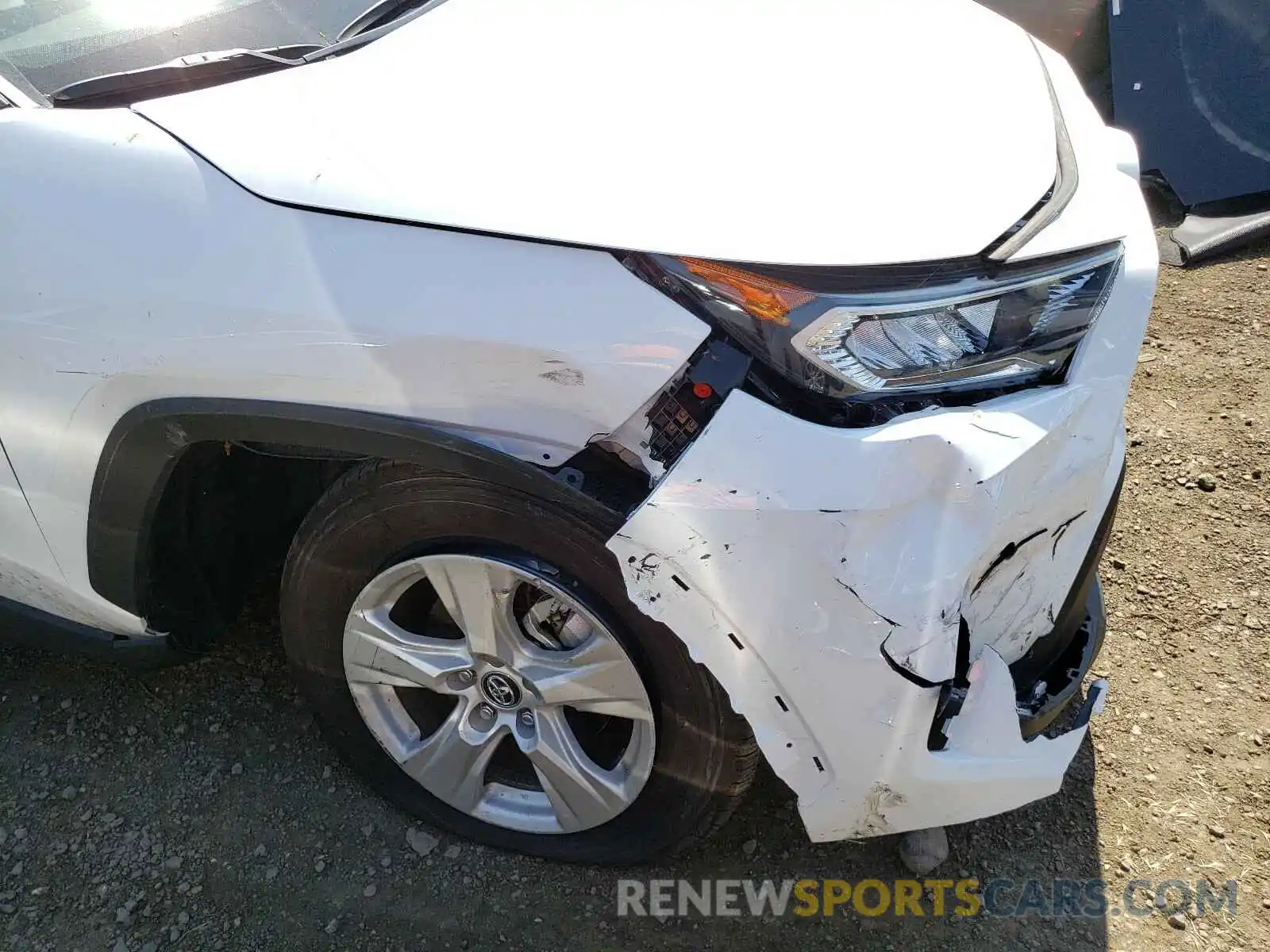 9 Photograph of a damaged car 2T3W1RFV5KW047750 TOYOTA RAV4 2019