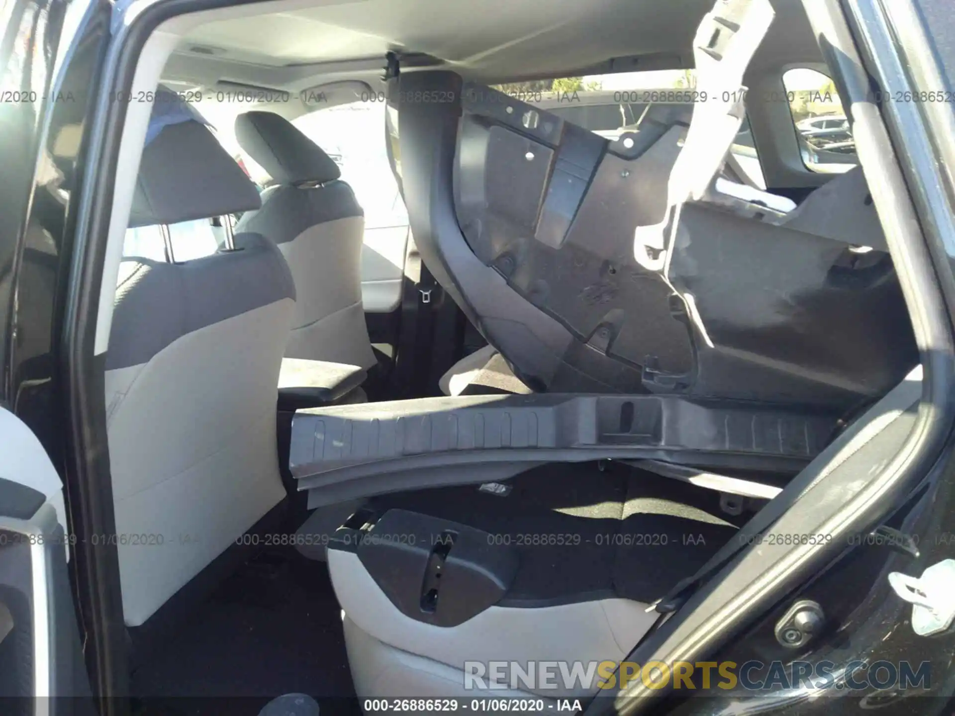 8 Photograph of a damaged car 2T3W1RFV5KW047831 TOYOTA RAV4 2019