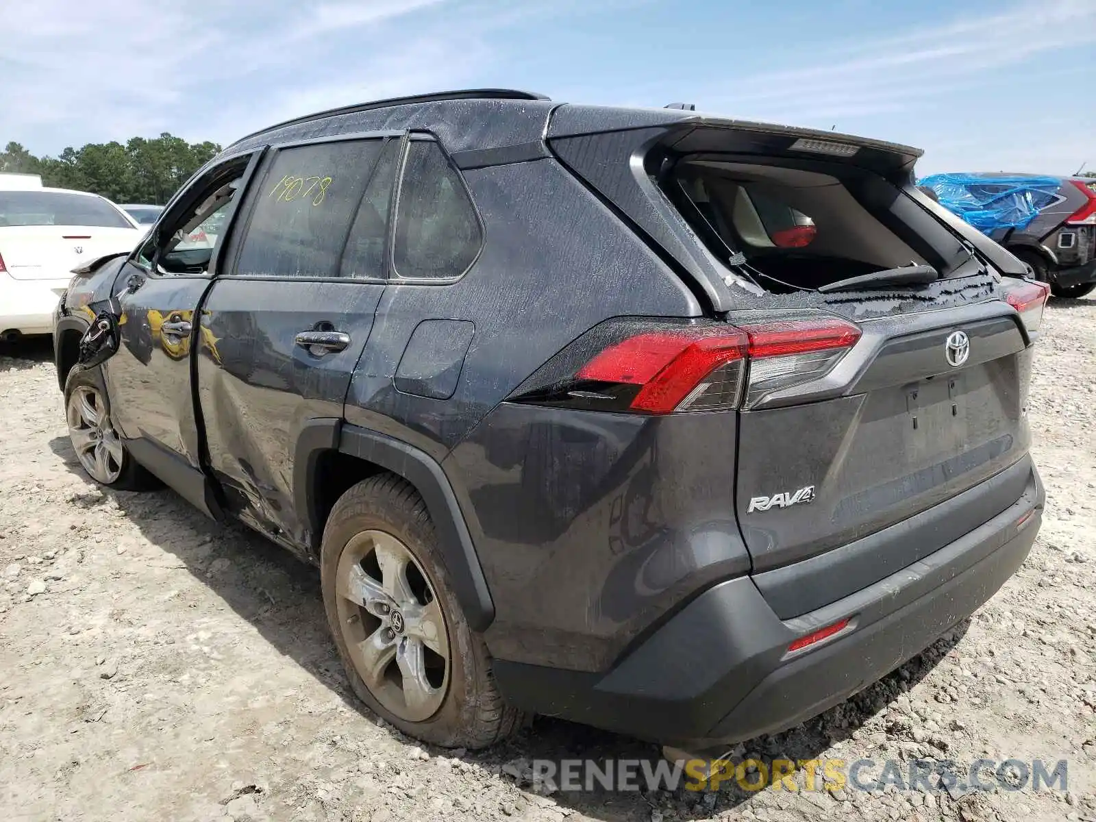 3 Photograph of a damaged car 2T3W1RFV5KW048834 TOYOTA RAV4 2019