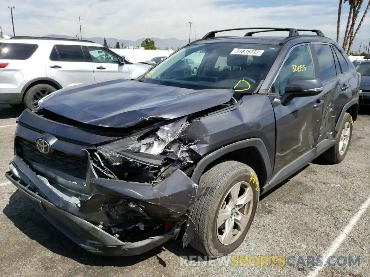 2 Photograph of a damaged car 2T3W1RFV5KW054956 TOYOTA RAV4 2019