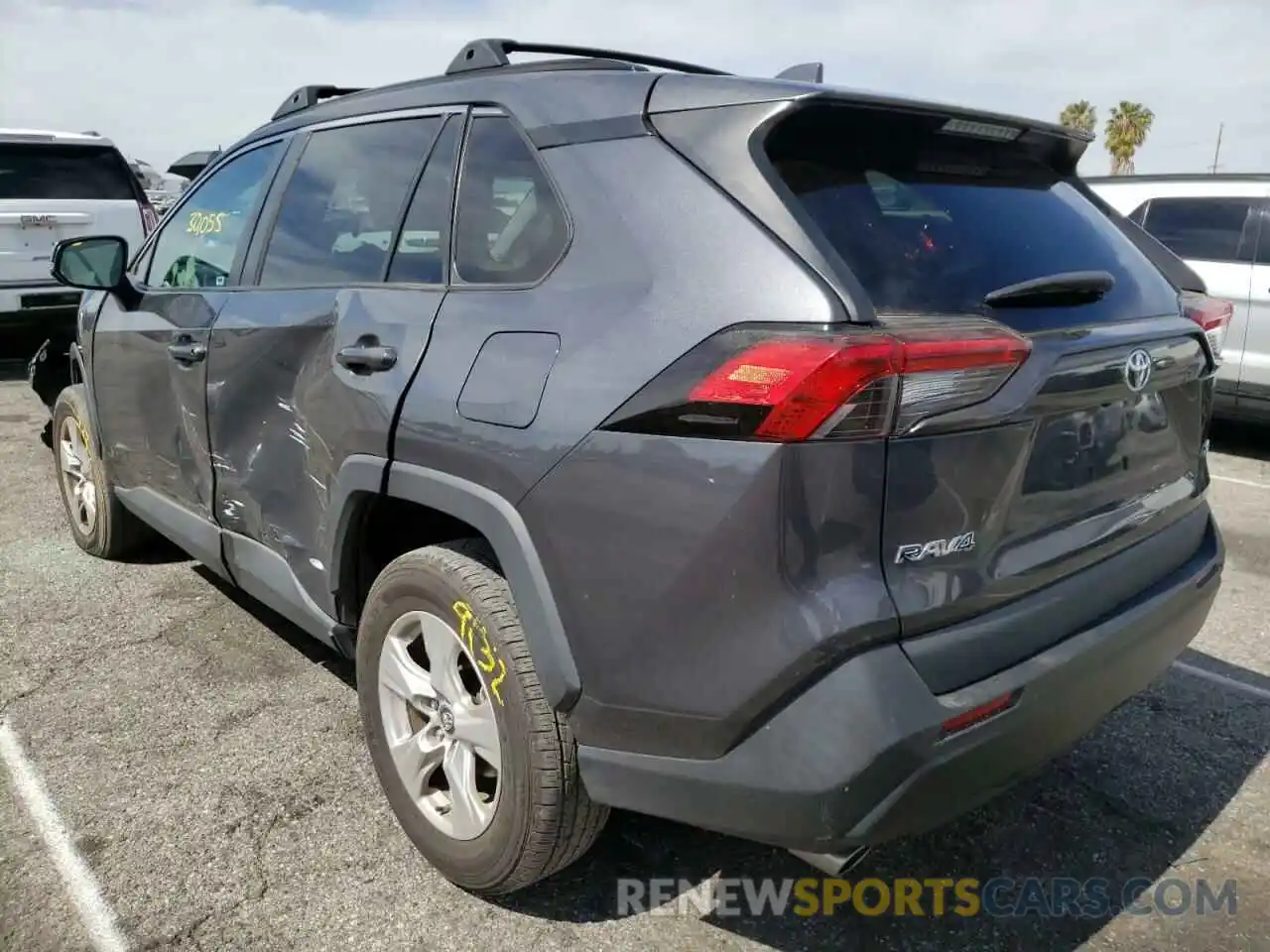 3 Фотография поврежденного автомобиля 2T3W1RFV5KW054956 TOYOTA RAV4 2019