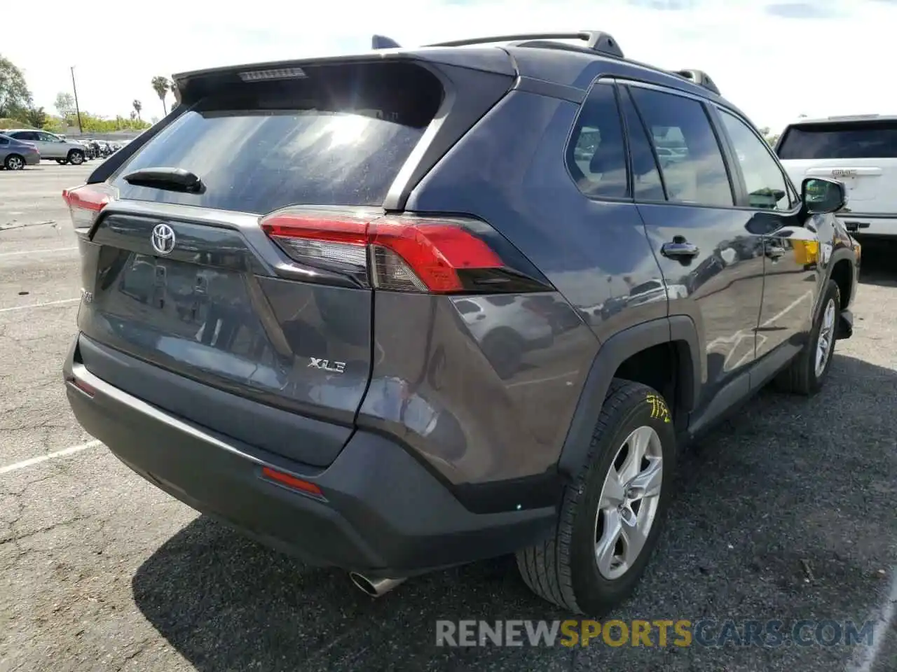 4 Photograph of a damaged car 2T3W1RFV5KW054956 TOYOTA RAV4 2019