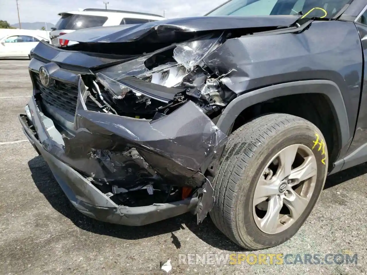 9 Photograph of a damaged car 2T3W1RFV5KW054956 TOYOTA RAV4 2019