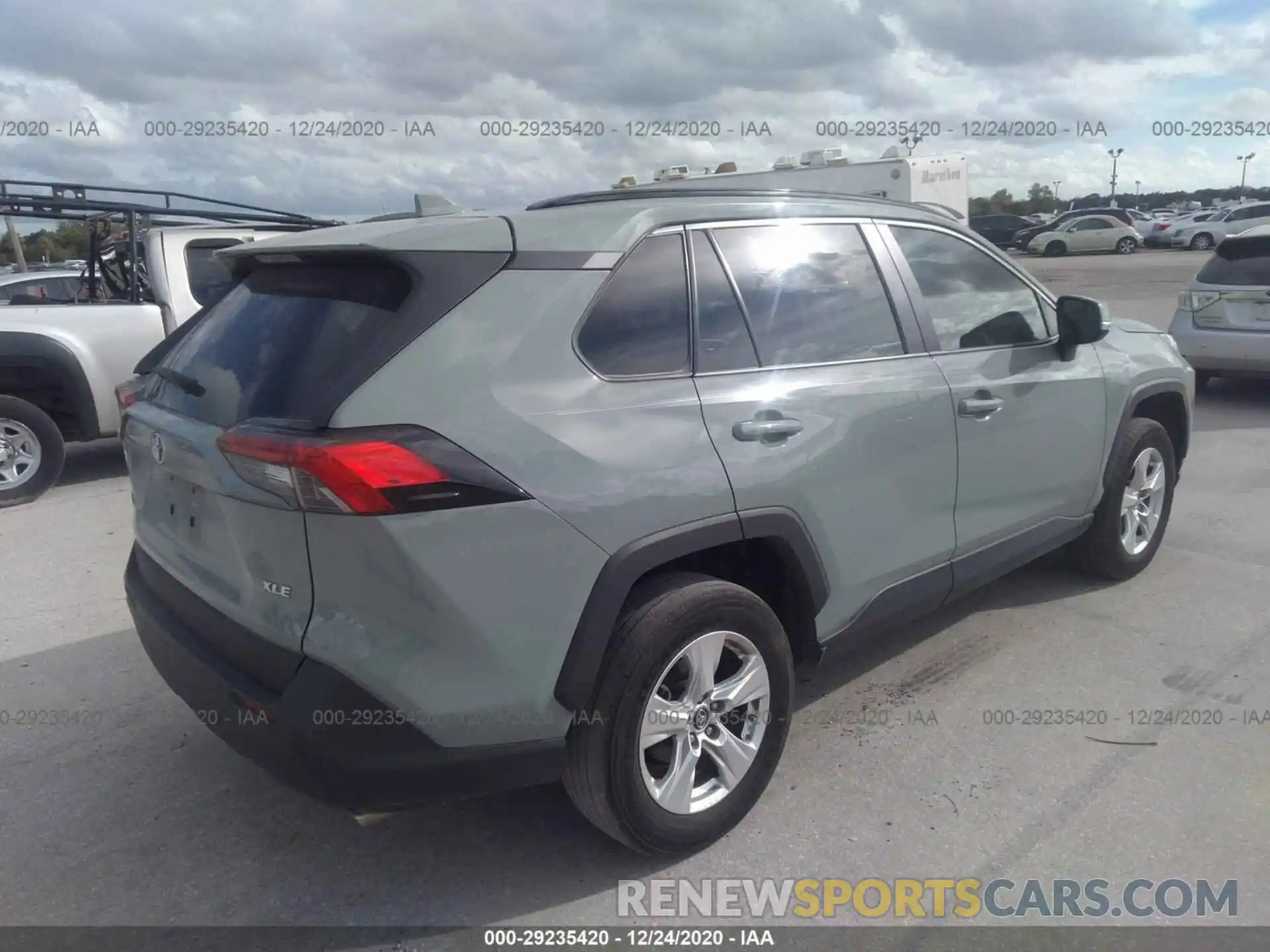 4 Фотография поврежденного автомобиля 2T3W1RFV5KW055914 TOYOTA RAV4 2019