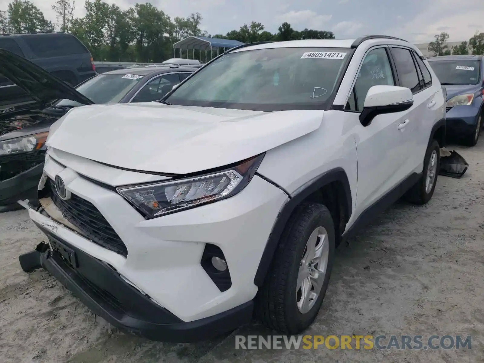 2 Photograph of a damaged car 2T3W1RFV6KC005072 TOYOTA RAV4 2019