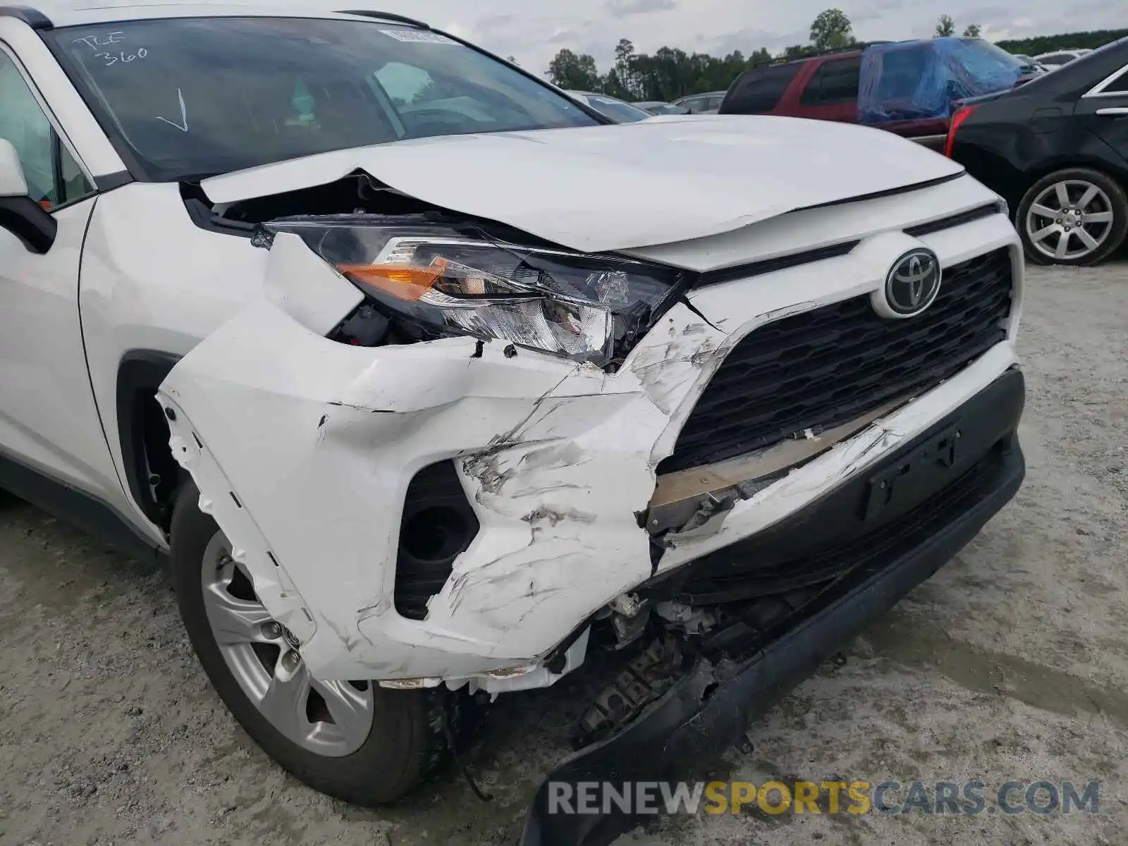 9 Photograph of a damaged car 2T3W1RFV6KC005072 TOYOTA RAV4 2019