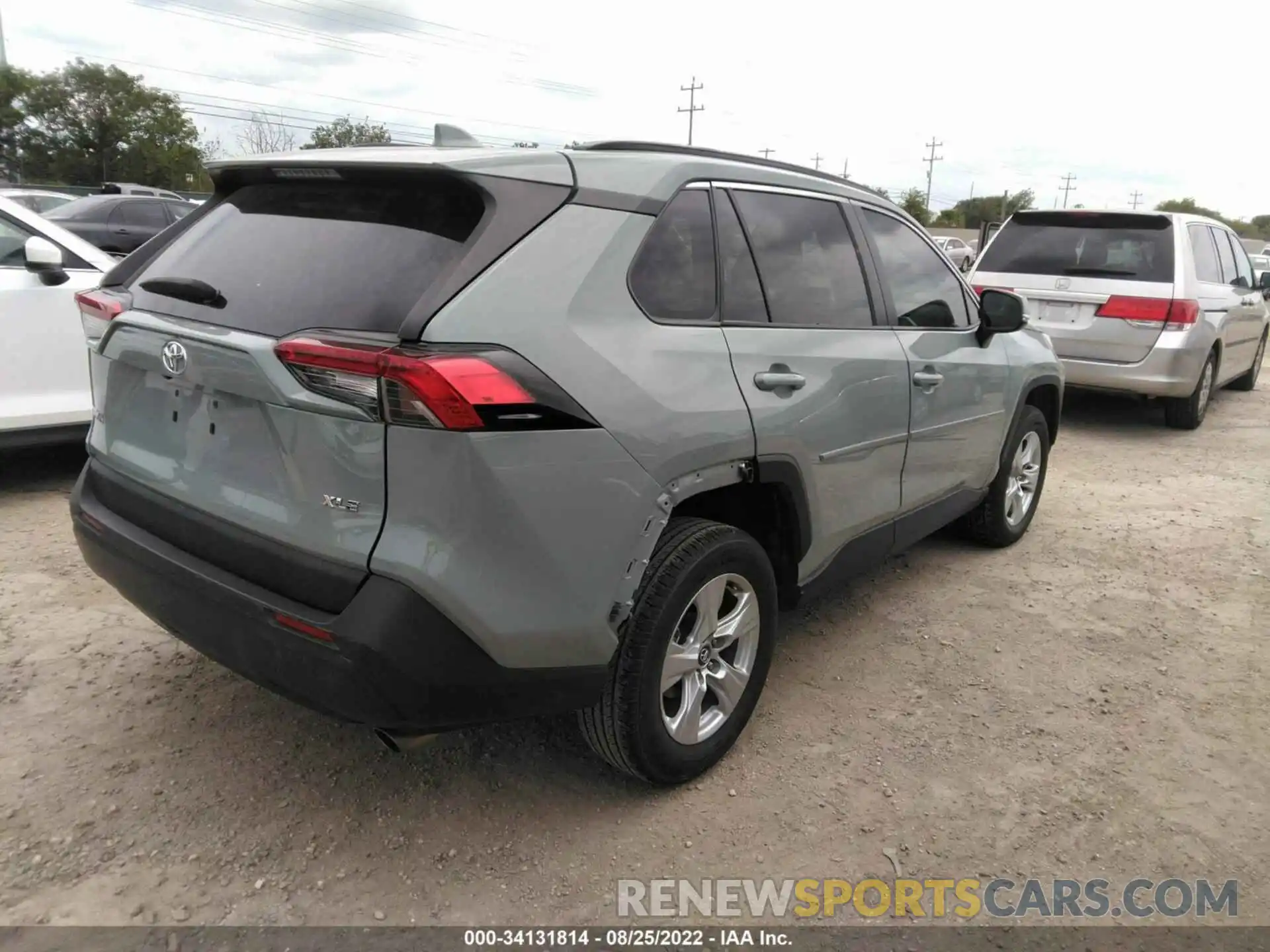 4 Photograph of a damaged car 2T3W1RFV6KC006139 TOYOTA RAV4 2019