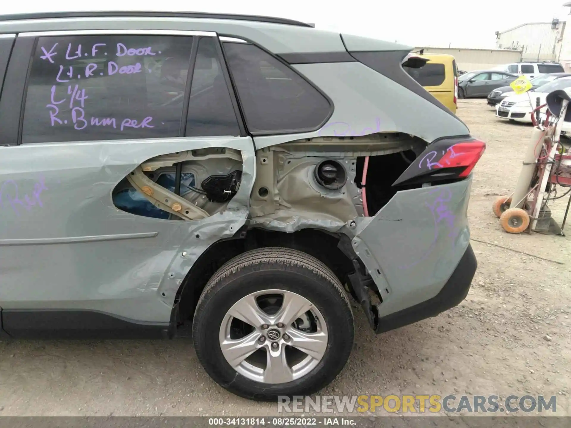 6 Photograph of a damaged car 2T3W1RFV6KC006139 TOYOTA RAV4 2019