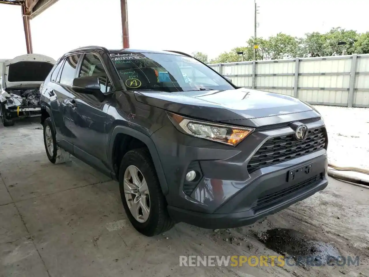 1 Photograph of a damaged car 2T3W1RFV6KC006884 TOYOTA RAV4 2019