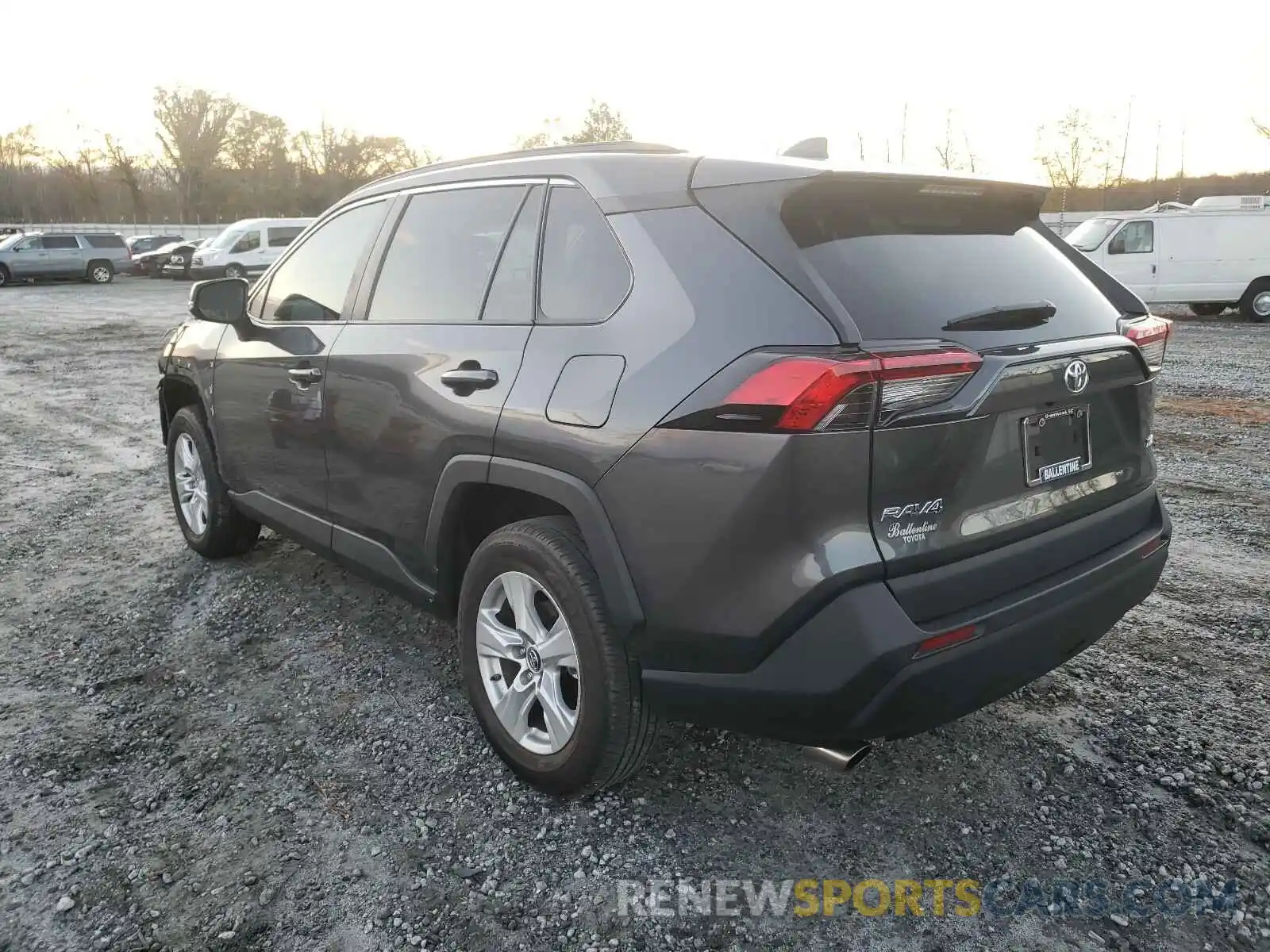 3 Photograph of a damaged car 2T3W1RFV6KC014547 TOYOTA RAV4 2019